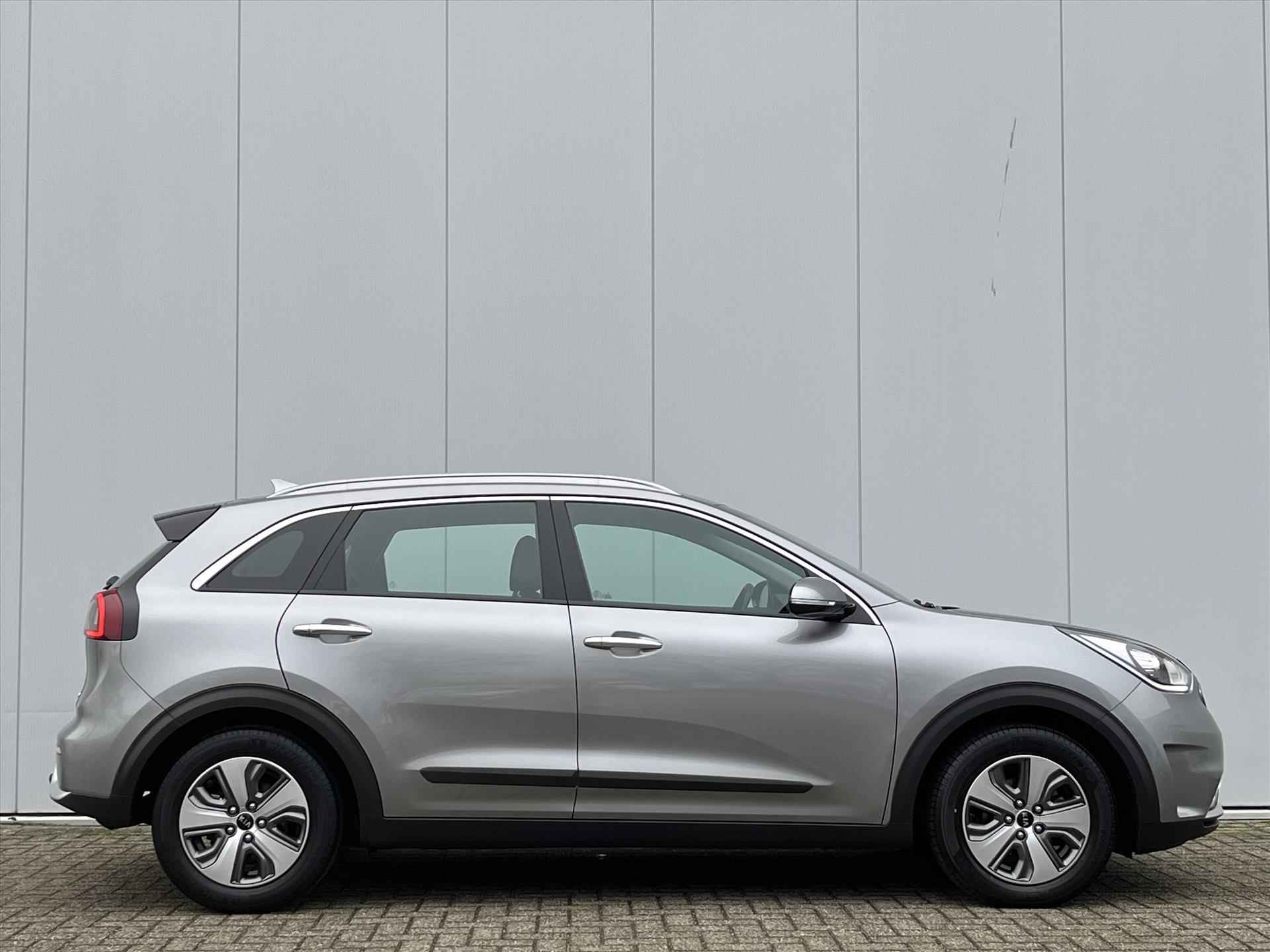 KIA Niro 1.6 GDi Hybrid 141pk DCT6 DynamicLine | Camera & Sensoren Achter | Automaat |  Trekhaak 13-polig | Lane Keeping | Carplay | Navigatie | - 4/47