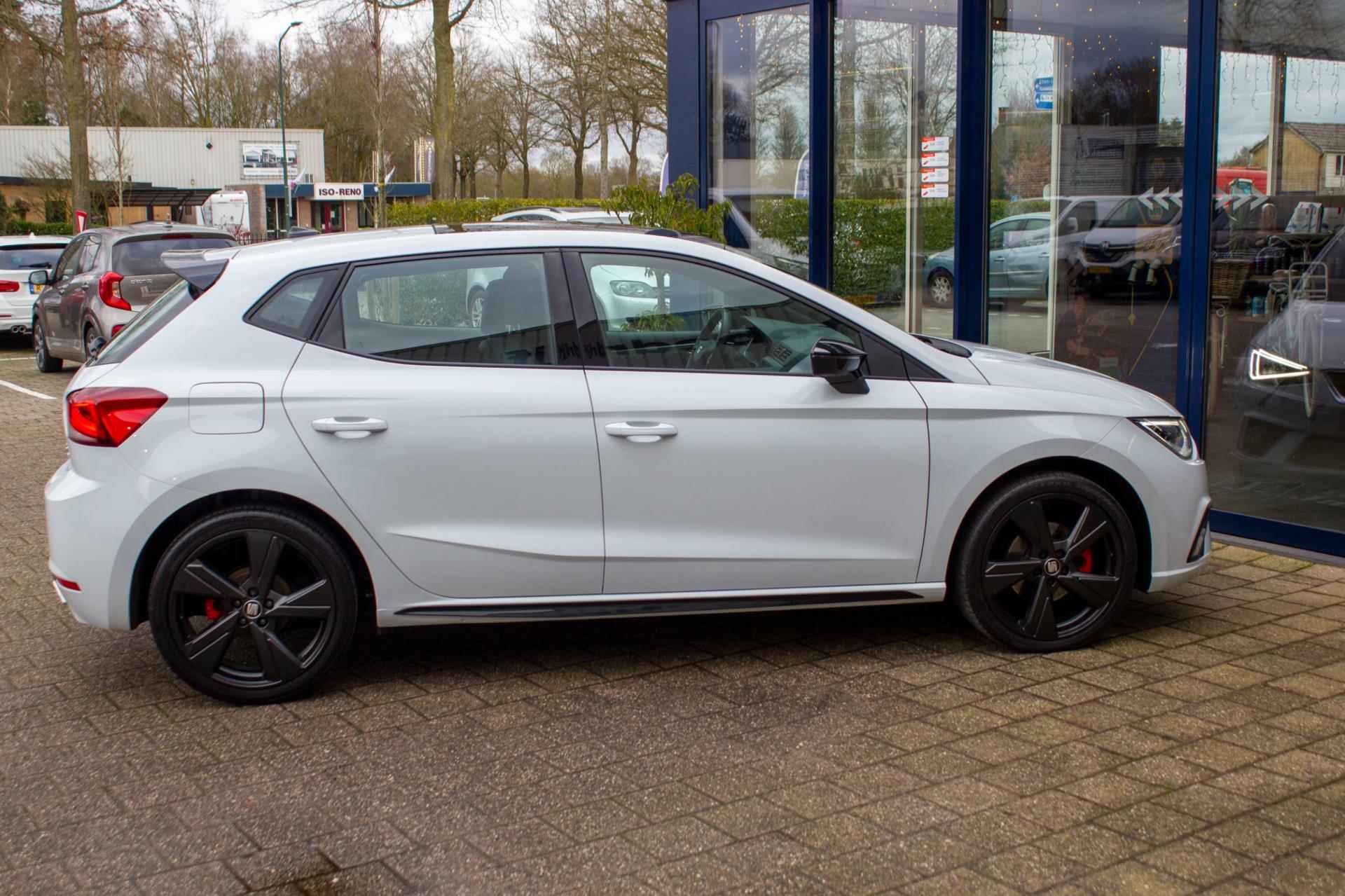 Seat Ibiza 1.5 TSI FR Business Intense | Prijs rijklaar incl. 12 mnd garantie | 18"Lmv Apple/Android carplay Stoelverw - 17/50