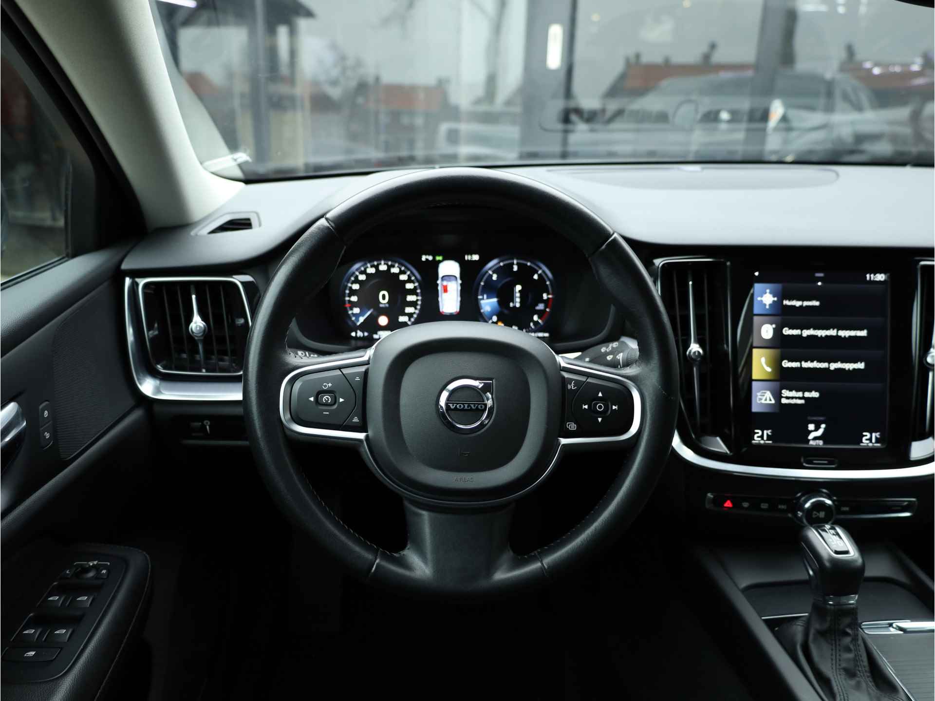 Volvo V60 2.0 D3 Momentum Automaat | Applecarplay | Navigatie | Elektrische kofferklep - 27/37