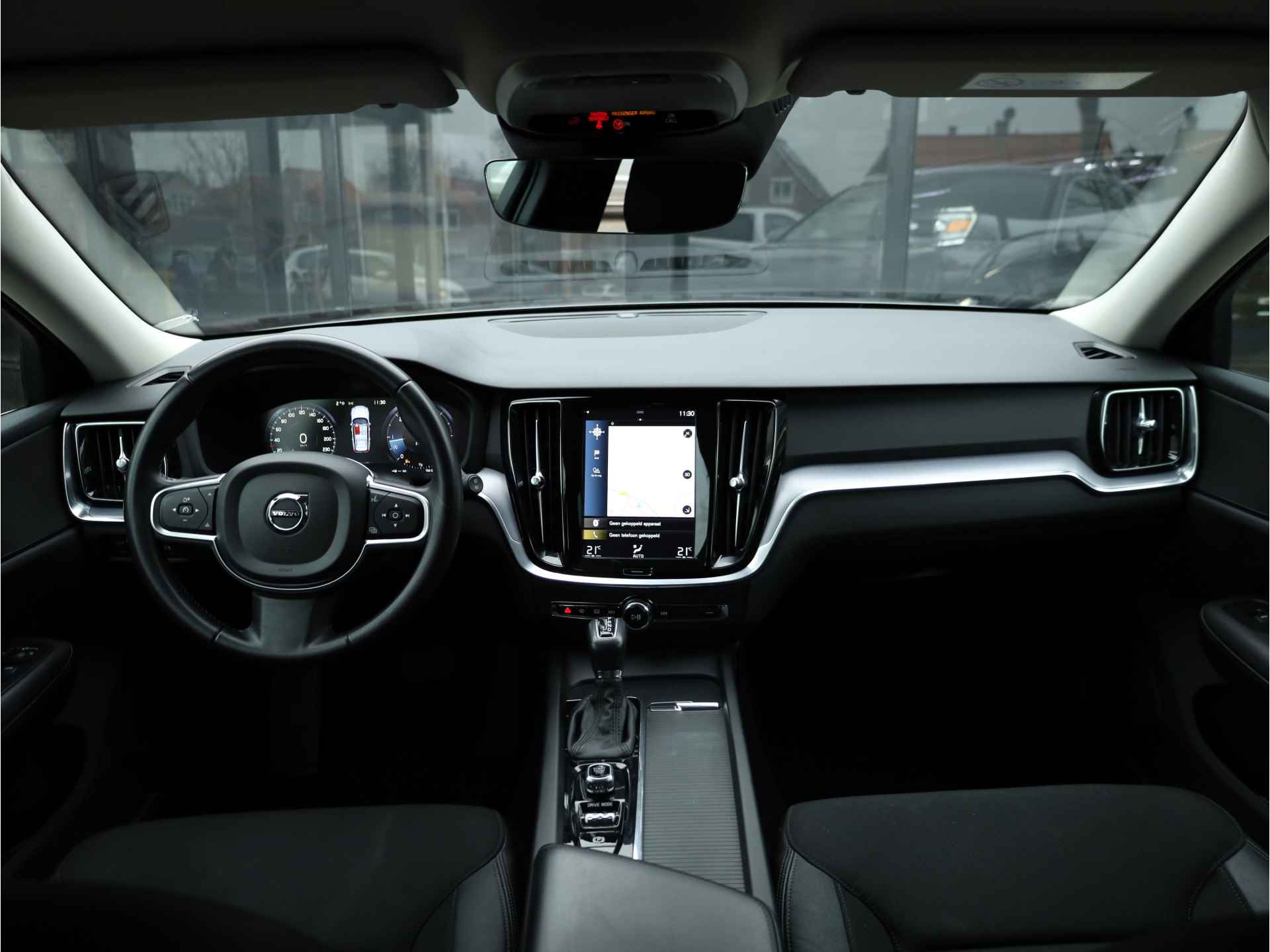 Volvo V60 2.0 D3 Momentum Automaat | Applecarplay | Navigatie | Elektrische kofferklep - 28/37