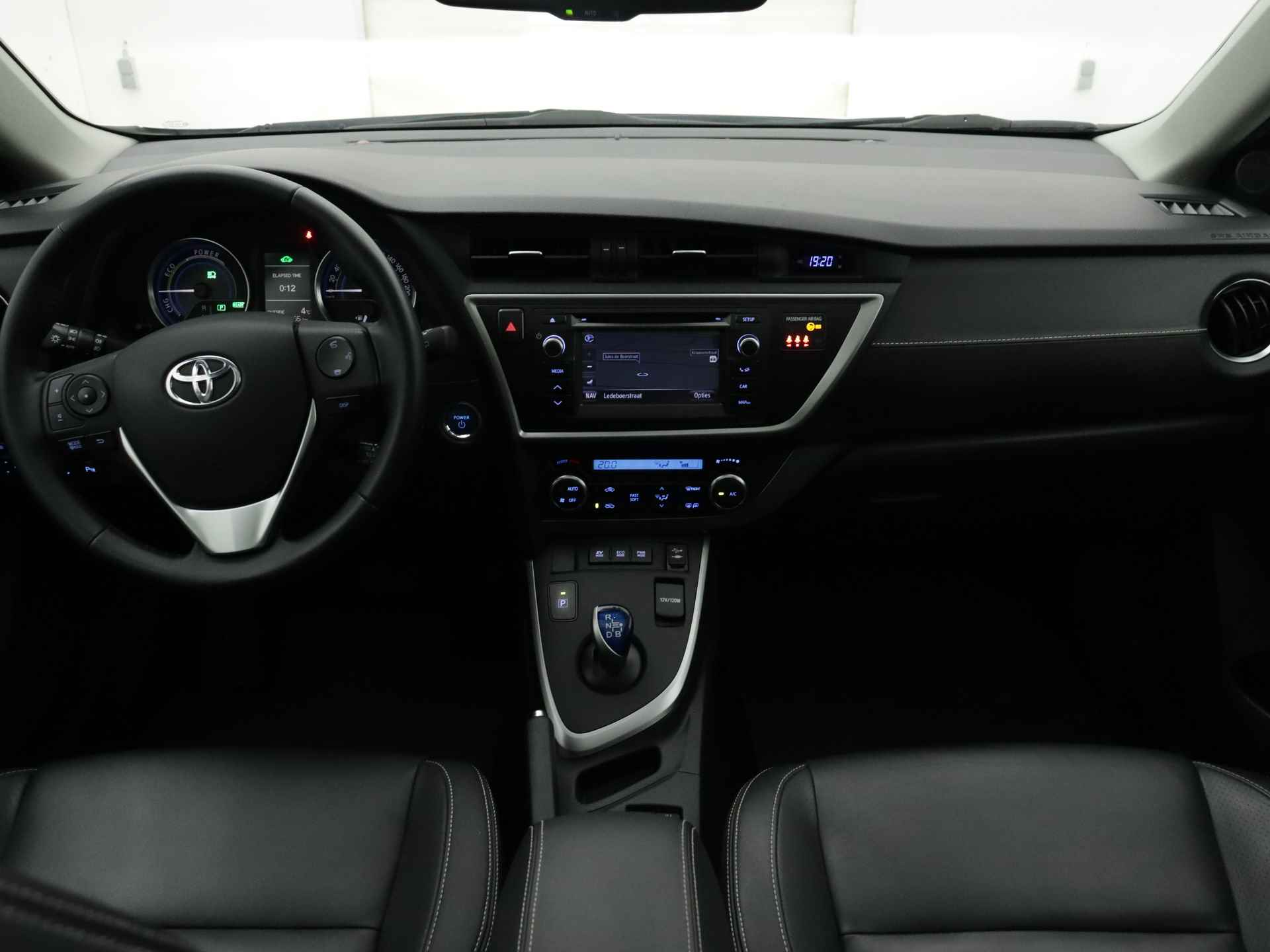 Toyota Auris 1.8 Hybrid Lease+ | Leder | Panoramadak | Parkeersensoren | Cruise Control | LM velgen | Camera | Navigatie | Stoelverwarming | - 5/42