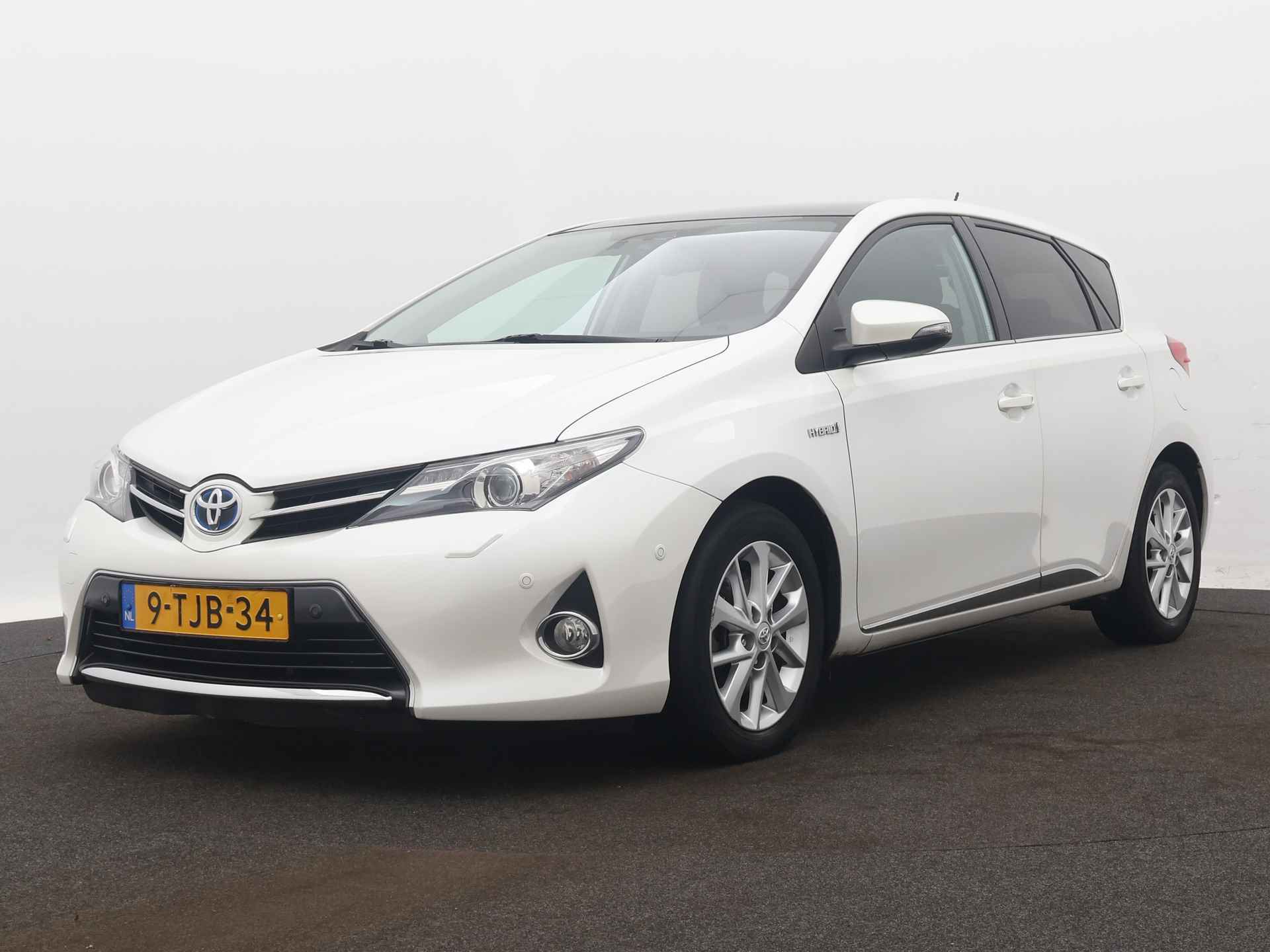 Toyota Auris 1.8 Hybrid Lease+ | Leder | Panoramadak | Parkeersensoren | Cruise Control | LM velgen | Camera | Navigatie | Stoelverwarming | - 15/42