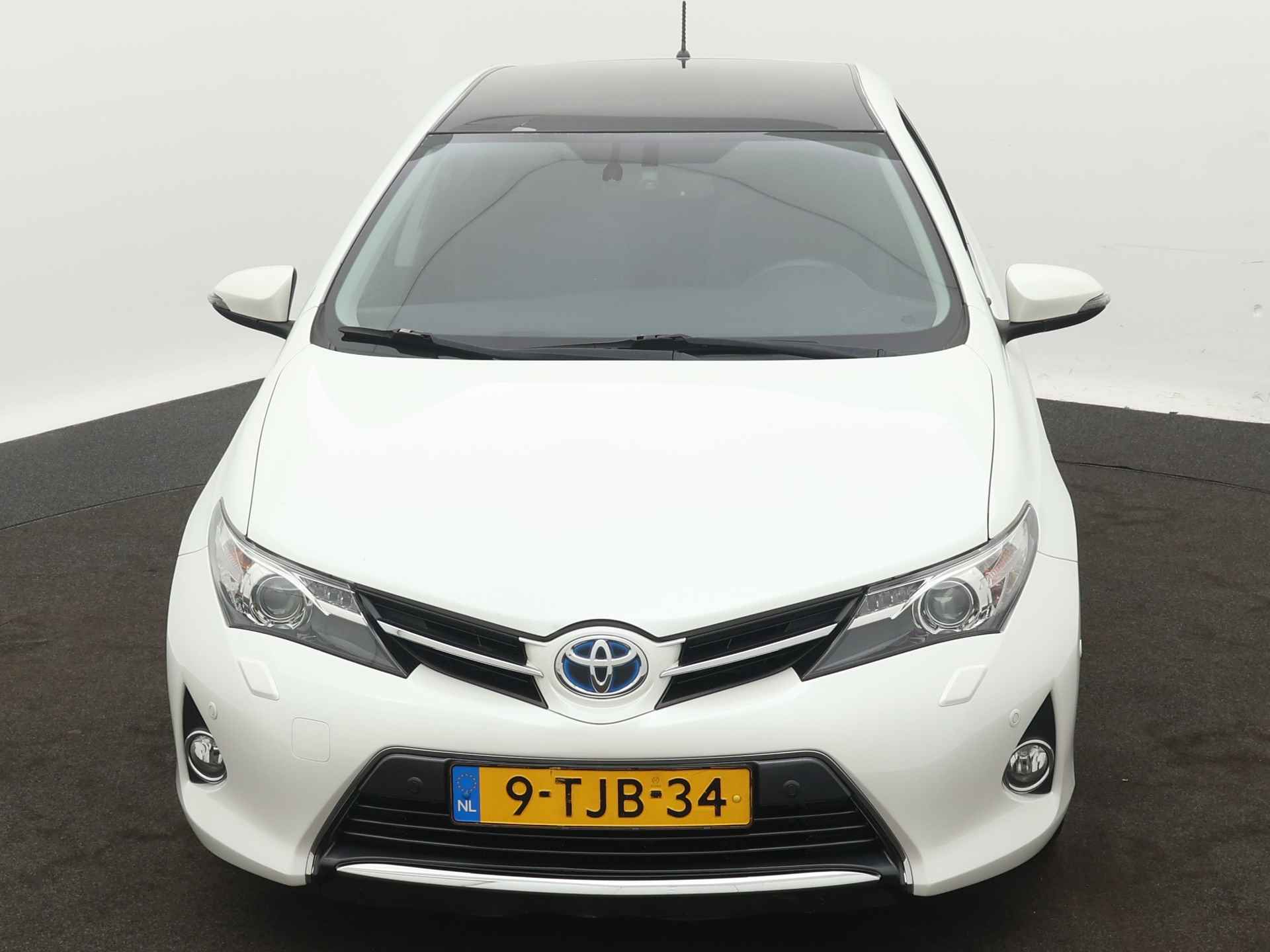 Toyota Auris 1.8 Hybrid Lease+ | Leder | Panoramadak | Parkeersensoren | Cruise Control | LM velgen | Camera | Navigatie | Stoelverwarming | - 35/42