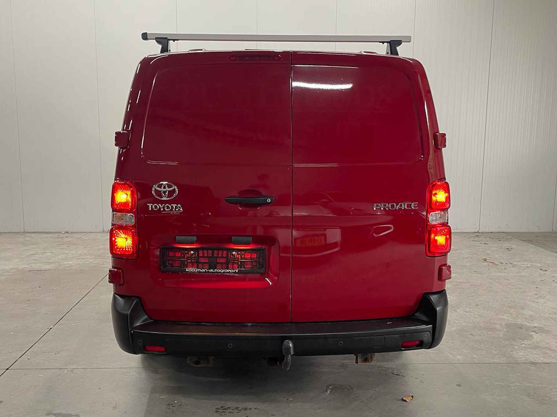 Toyota PROACE Long Worker 2.0 D-4D Professional Long | MARGE Voertuig | Trekhaak | Dakdragers | 3-Zits | Zijf schuifdeuren L&R | Stoelverwarming | HUD | Half Leder  bekleding | Airco | Cruise control | navigatie | - 4/23