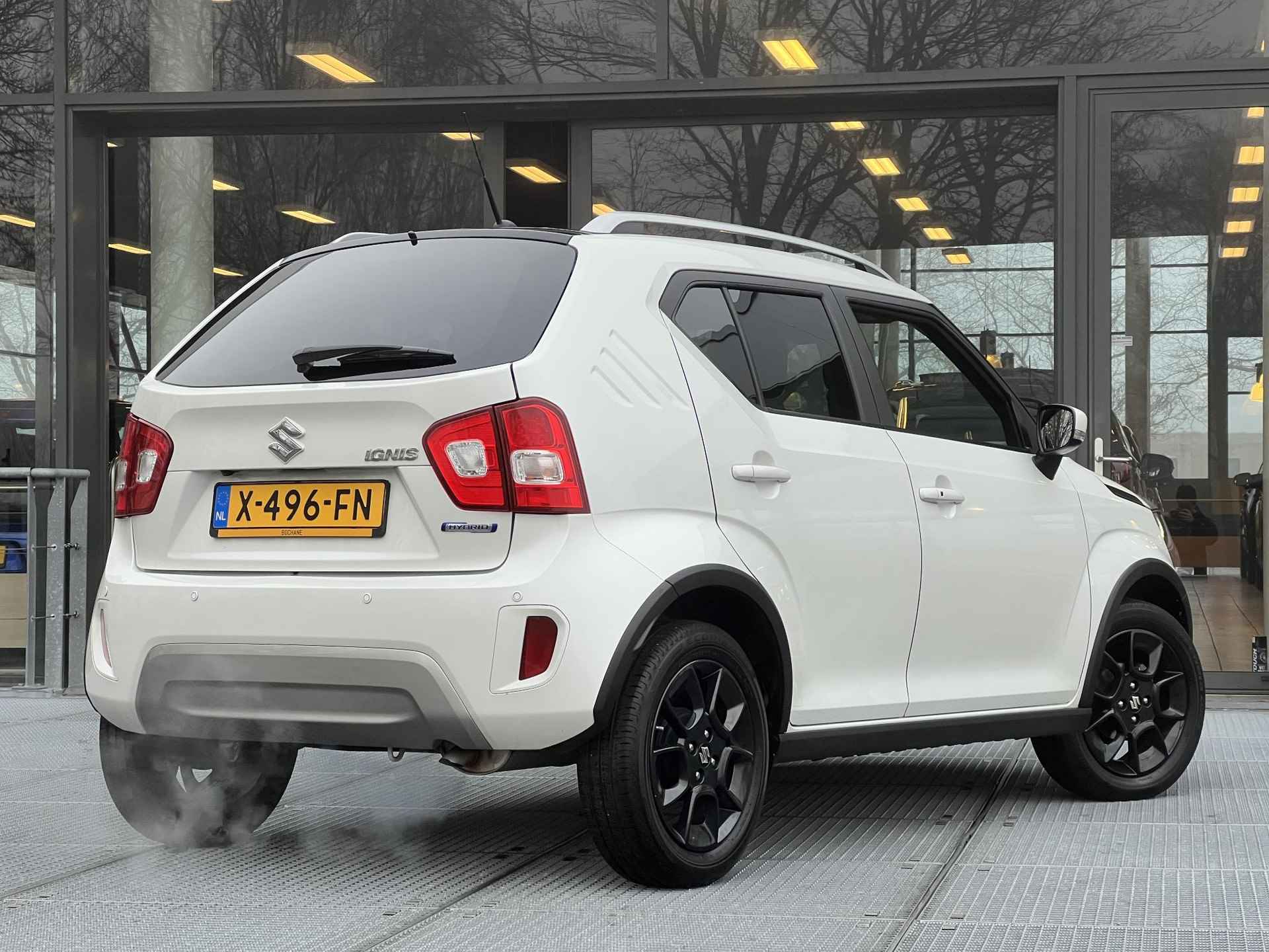 Suzuki Ignis 1.2 Smart Hybrid Style CVT Automaat | Carplay | Achteruitrijcamera en parkeersensoren achter | Navigatie - 3/32