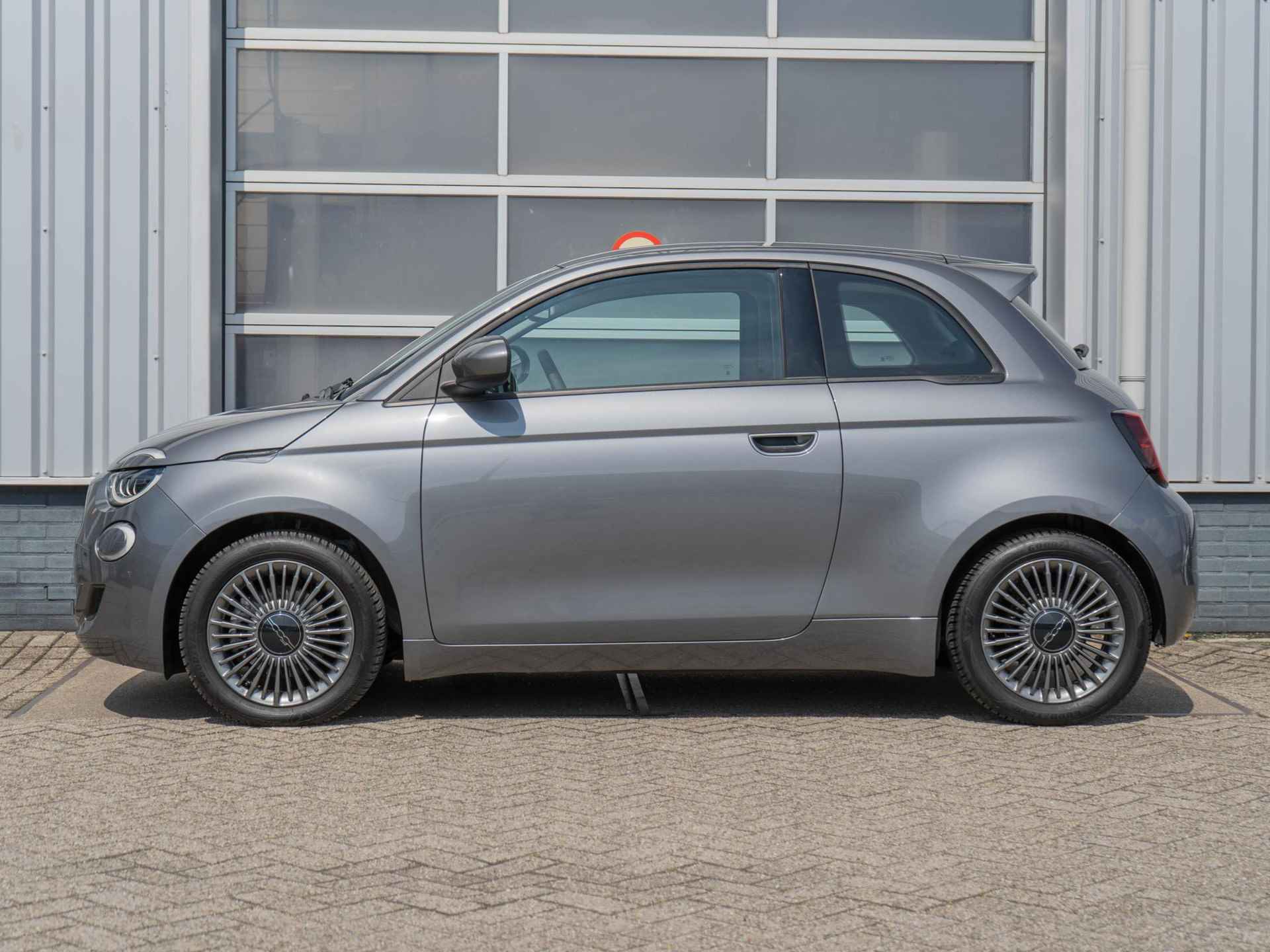 Fiat 500e Icon 42 kWh | Winterpack | Magic Eye | PDC | Navi | Keyless | SEPP Subsidie € 2.000,- - 4/27