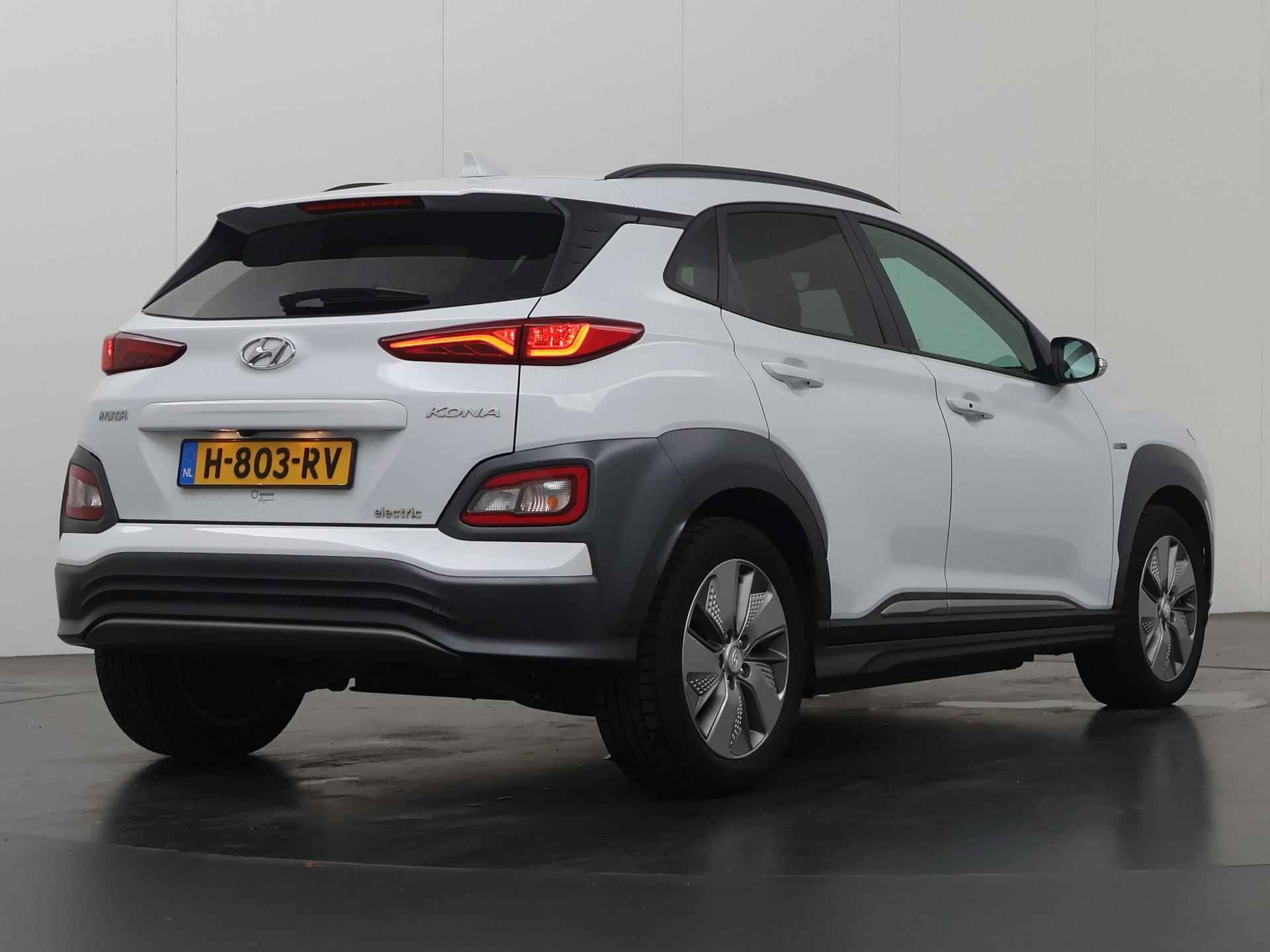 Hyundai Kona EV Fashion 64 kWh | HUD | LED | Navigatie | Camera | DAB | Apple CarPlay/Android Auto | Stoelverwarming | Adaptieve Cruise Control | Krell Audio | - 3/43