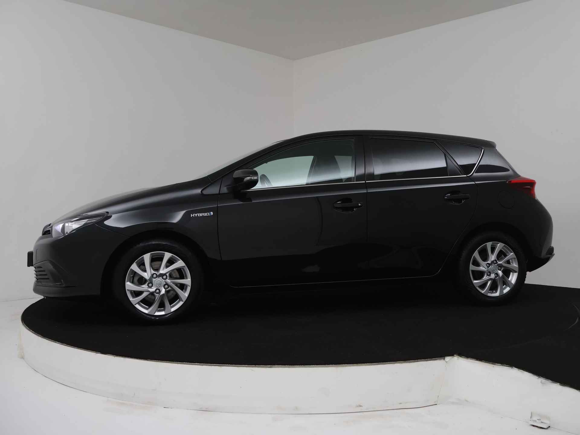 Toyota Auris 1.8 Hybrid Dynamic Go | LM velgen | Navigatie | Camera | Cruise Control | Climate Control | - 4/42