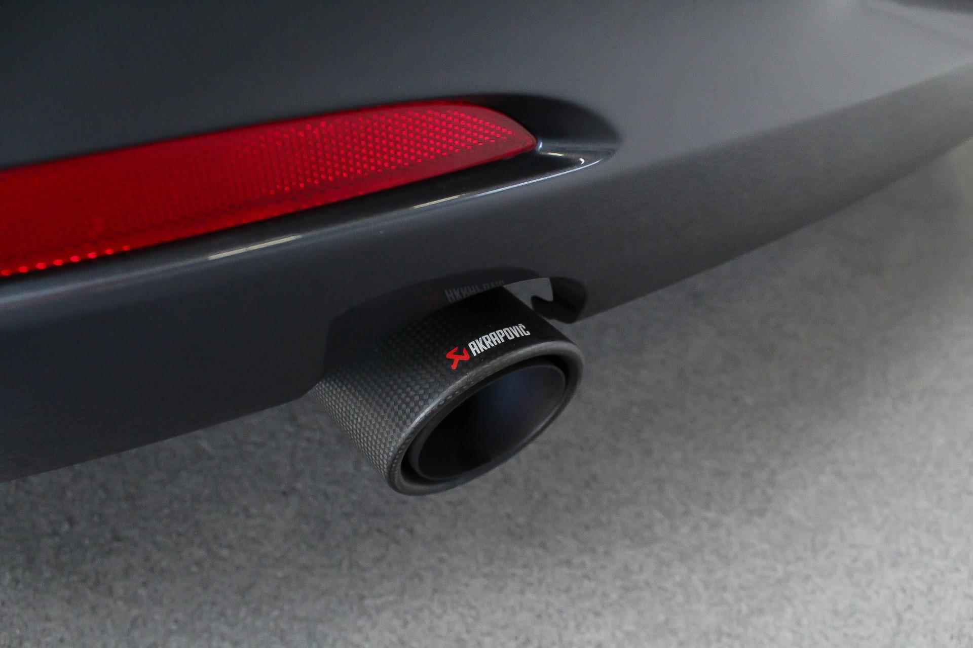 BMW 1-serie M140i 437pk xDrive High Executive |Akrapovic|KW schroefset|stage 2 tuning|schuif/kanteldak|memory|Harman Kardon|camera|rijstrook| - 41/43