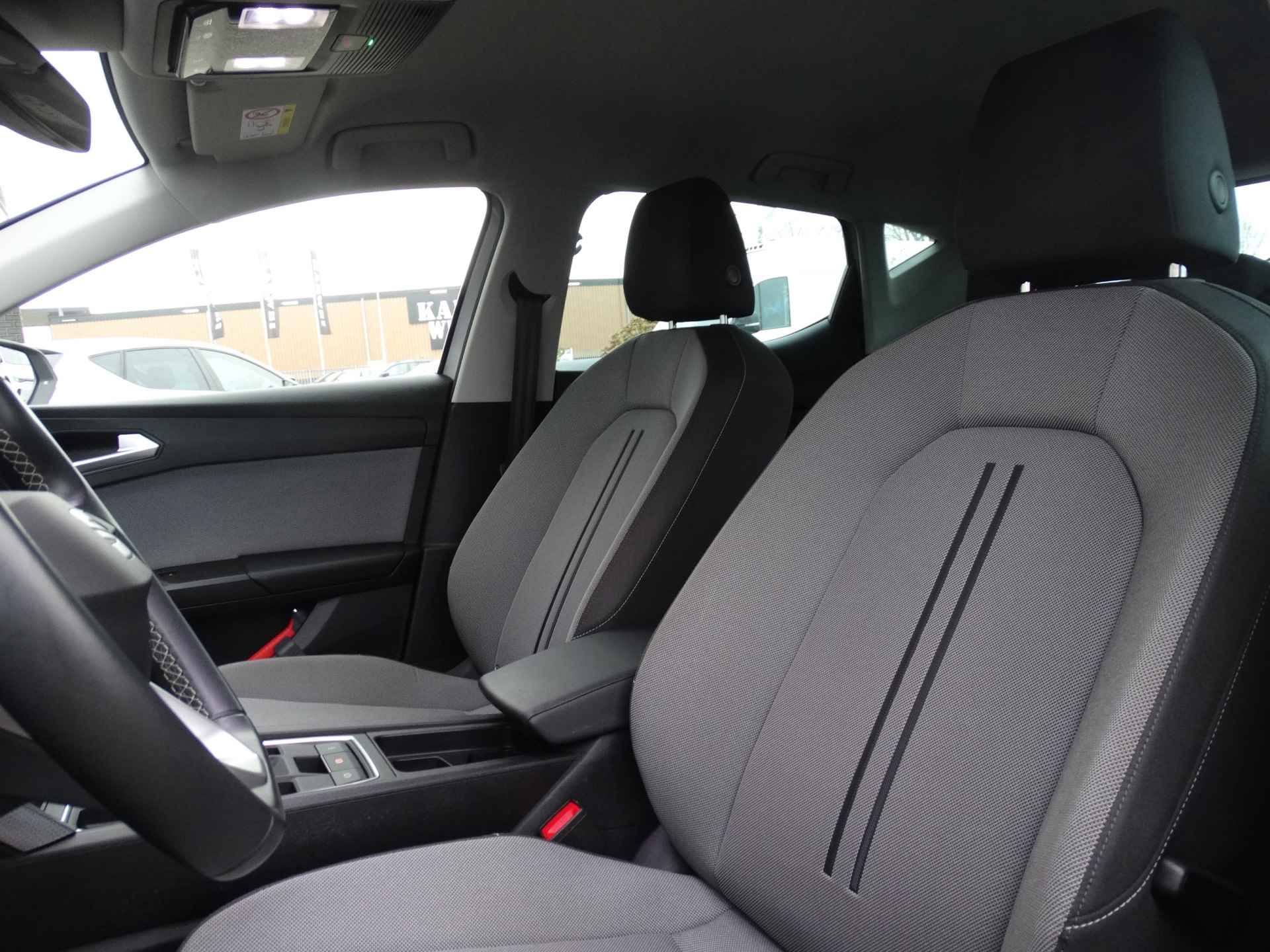 SEAT Leon 1.0 eTSI 110PK DSG Style Business Intense | Navigatie | Climate Control | Achteruitrijcamera | - 13/29