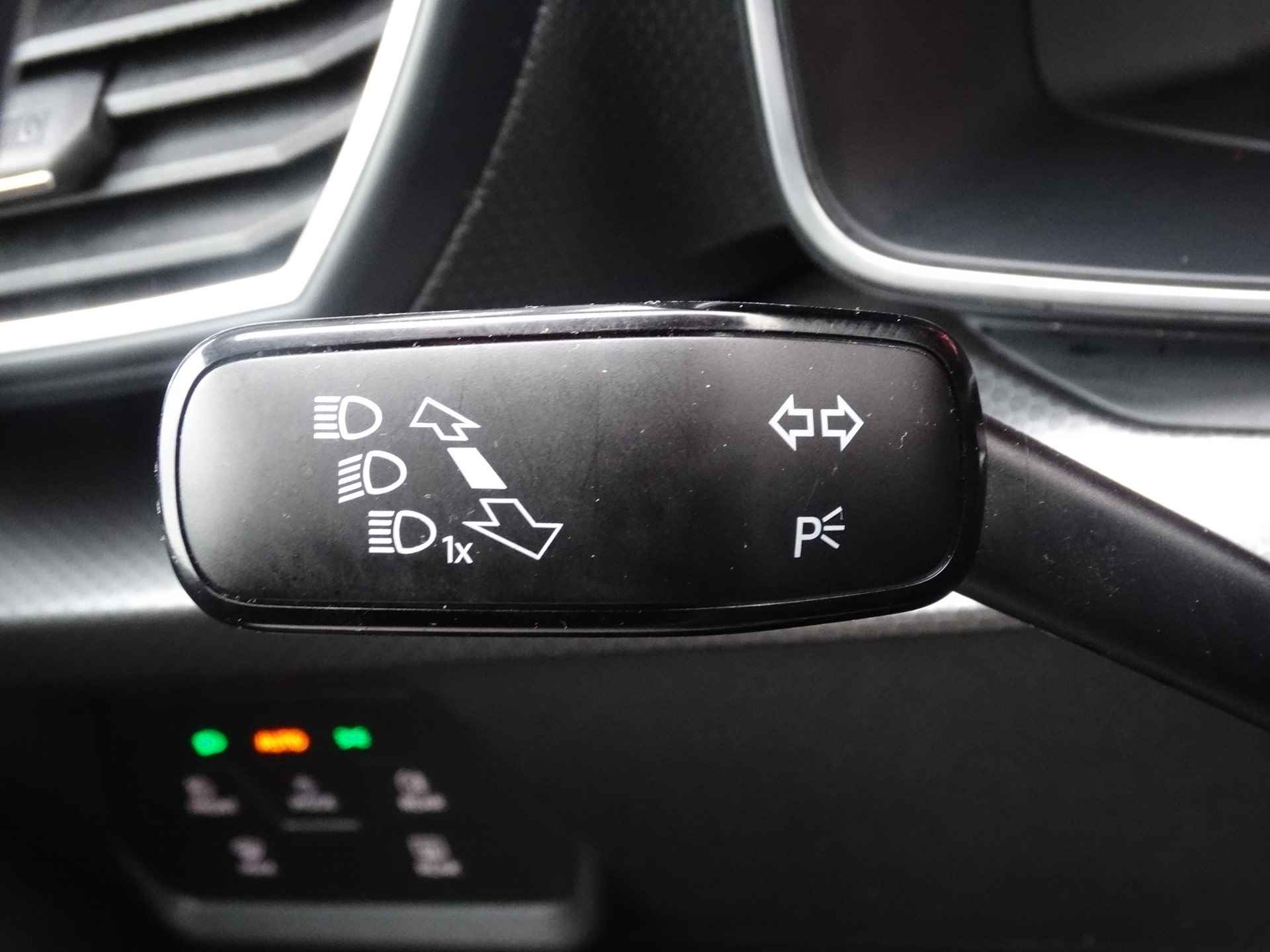 SEAT Leon 1.0 eTSI 110PK DSG Style Business Intense | Navigatie | Climate Control | Achteruitrijcamera | - 20/29