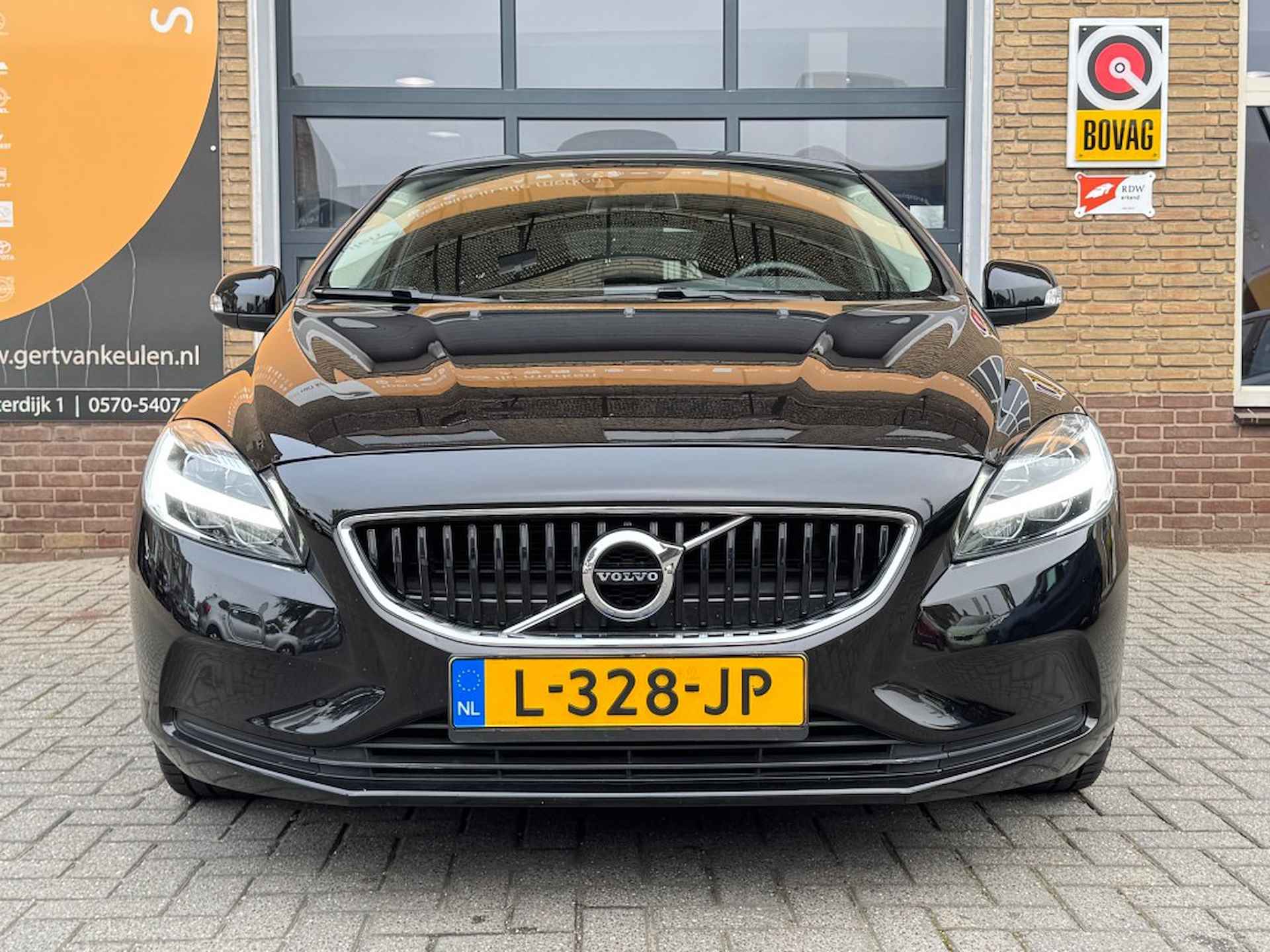 VOLVO V40 2.0 T2 MOMENTUM SPORT NAVI/LED/18LMV/PDC/CRUISE - 3/43