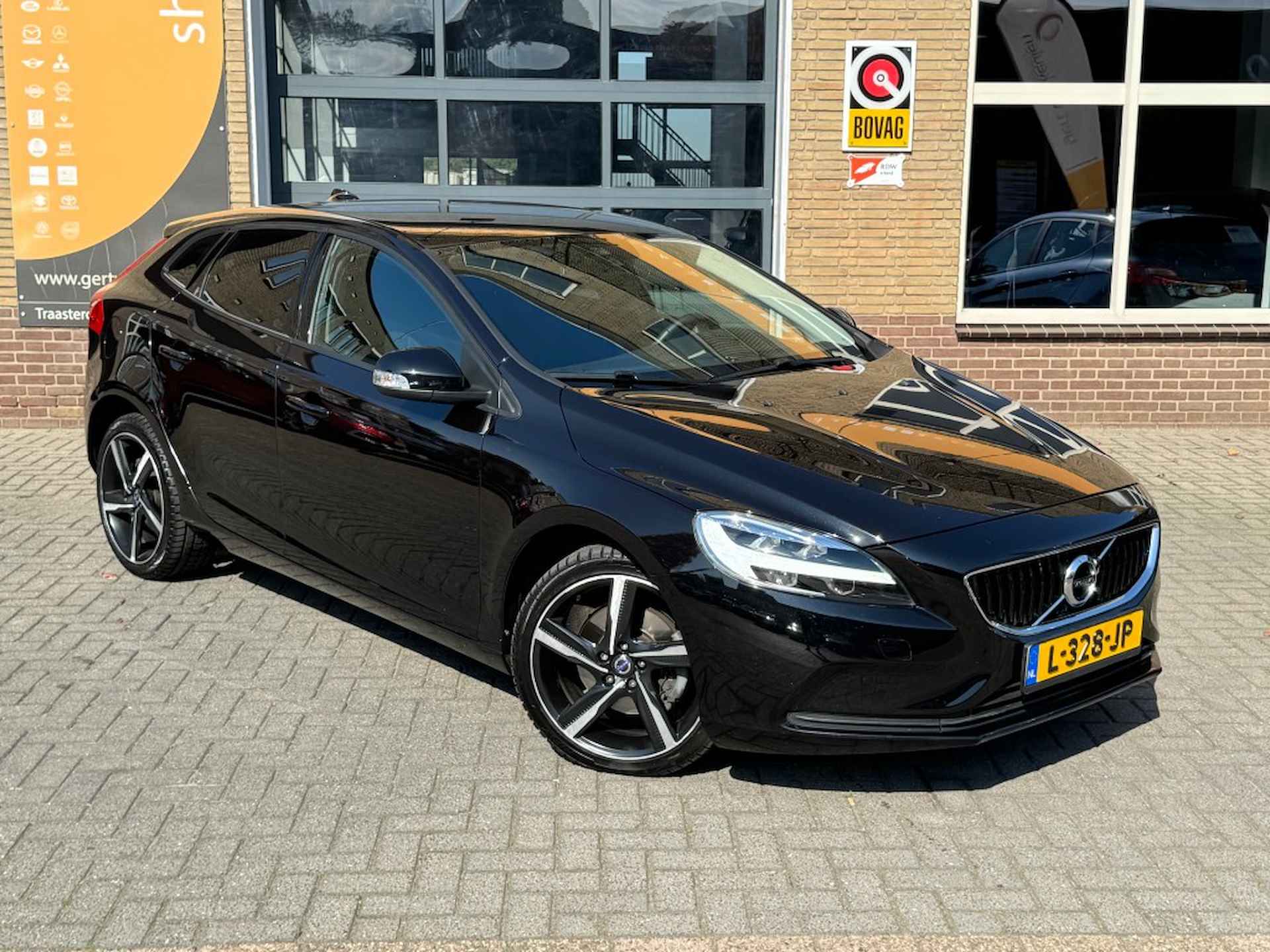 VOLVO V40 2.0 T2 MOMENTUM SPORT NAVI/LED/18LMV/PDC/CRUISE - 25/43