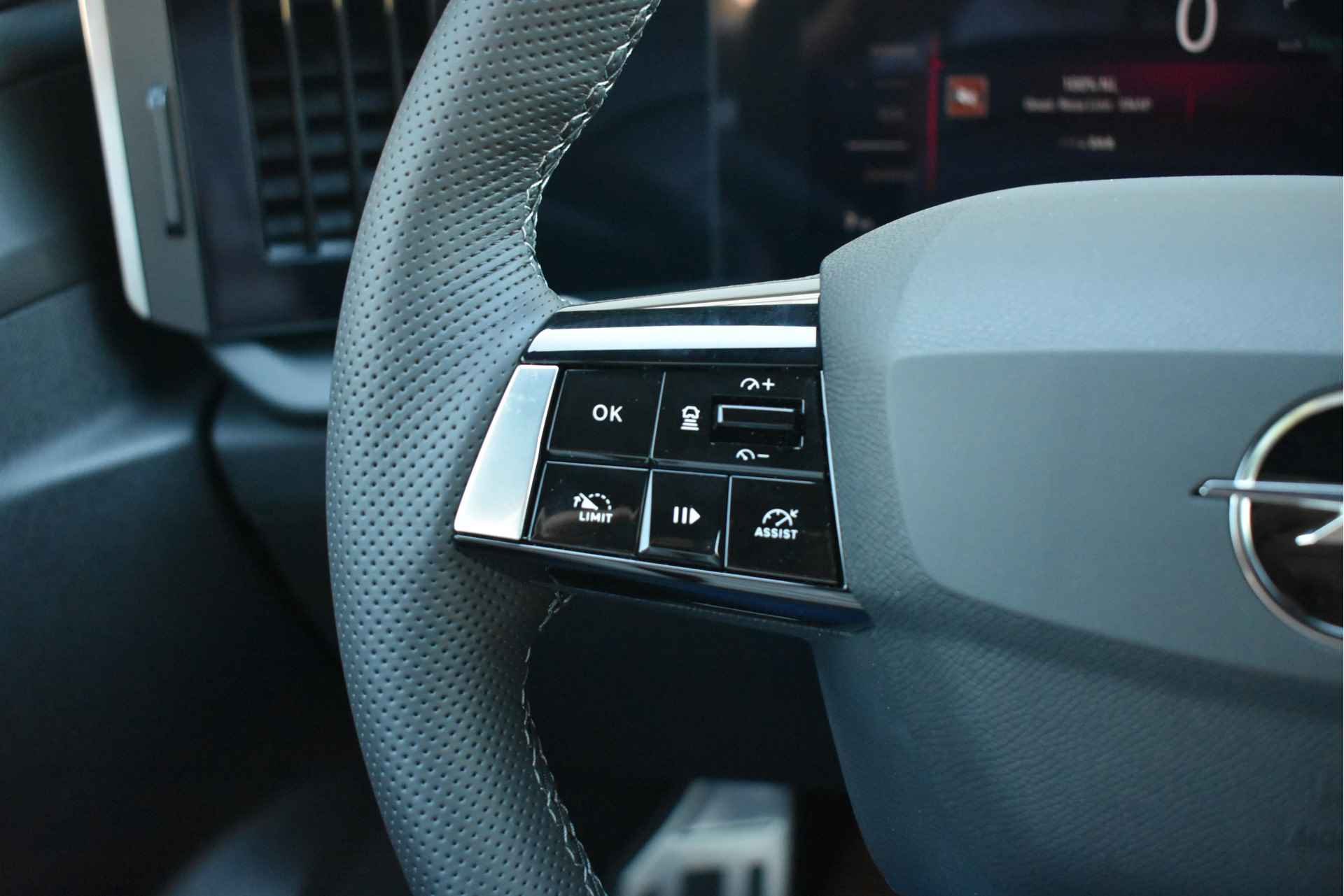 Opel Astra Electric 54 kWh GS DEMO-DEAL! | Navigatie Pro | HeadUp-Display | Stuur/Stoelverwarming | Adaptive Cruise | Drive Assist 2.0 | 36 - 18/46