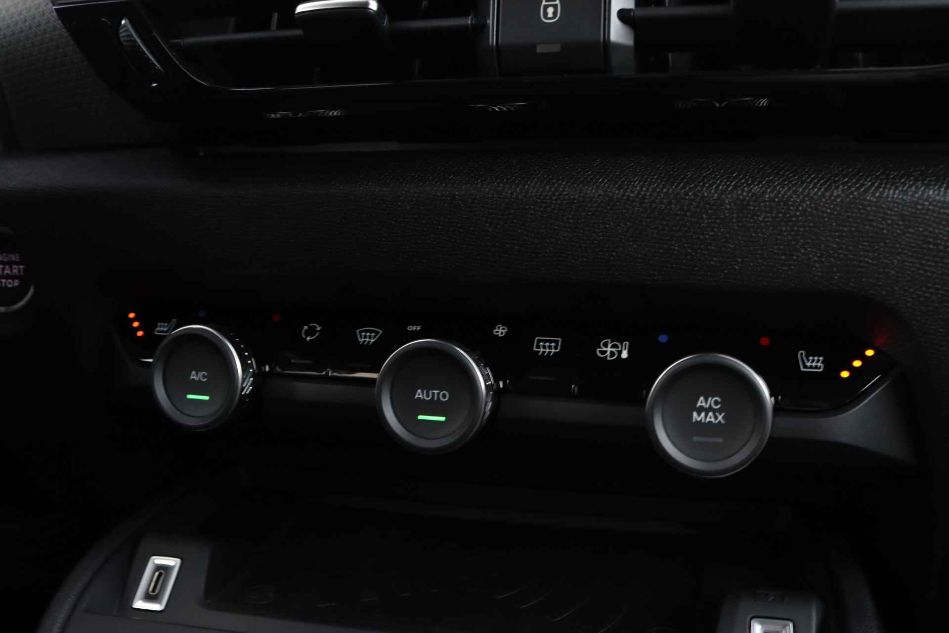 Citroën Ë-C4 Max 54 kWh Facelift! | LED | Climate Control | ACC | Carplay | Leder | HUD | Stuur + Stoelverwarming - 27/39