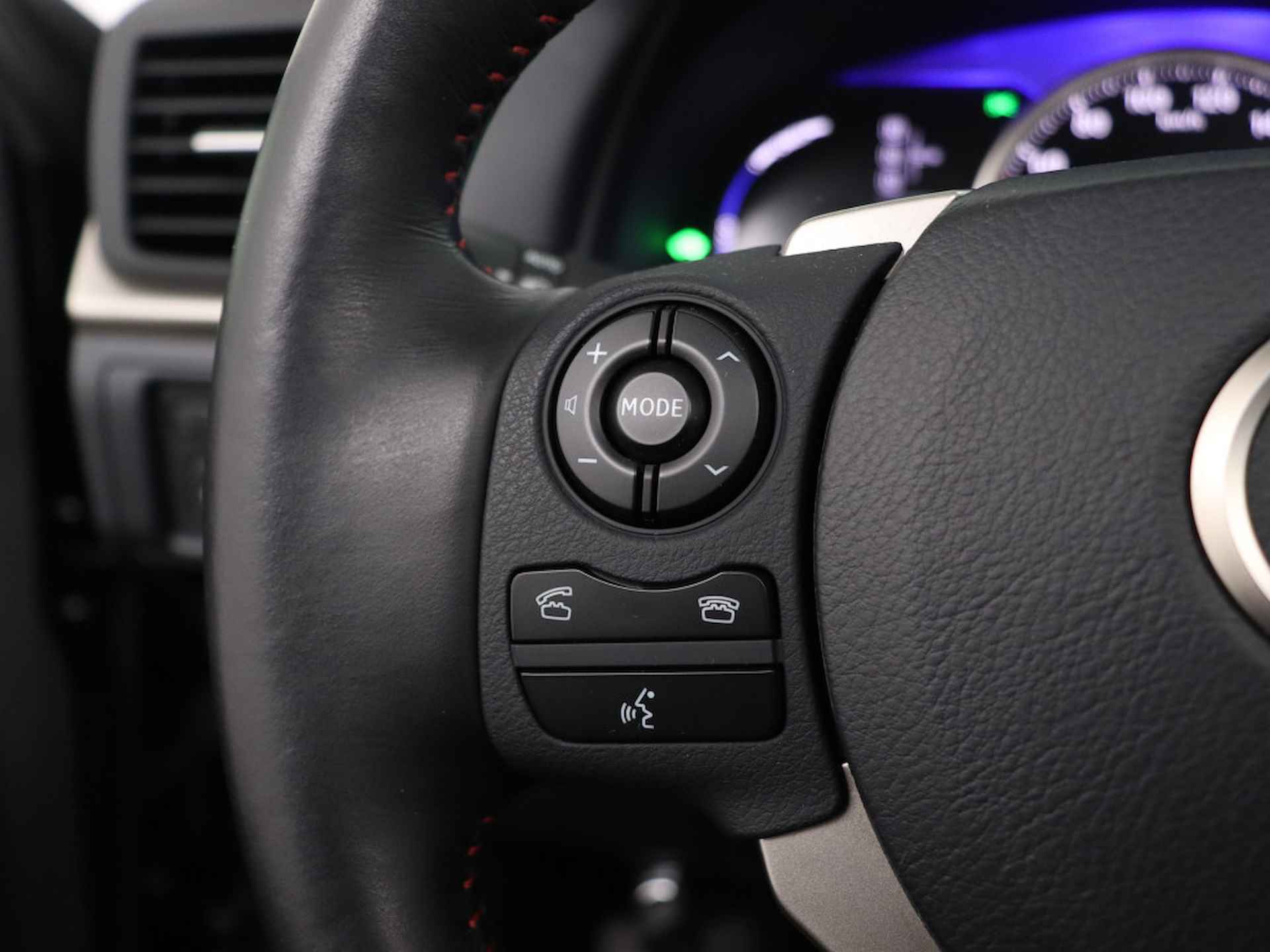 Lexus CT 200h Sport Edition | Schuifdak | LED Verlichting | Parkeersensoren | - 24/60