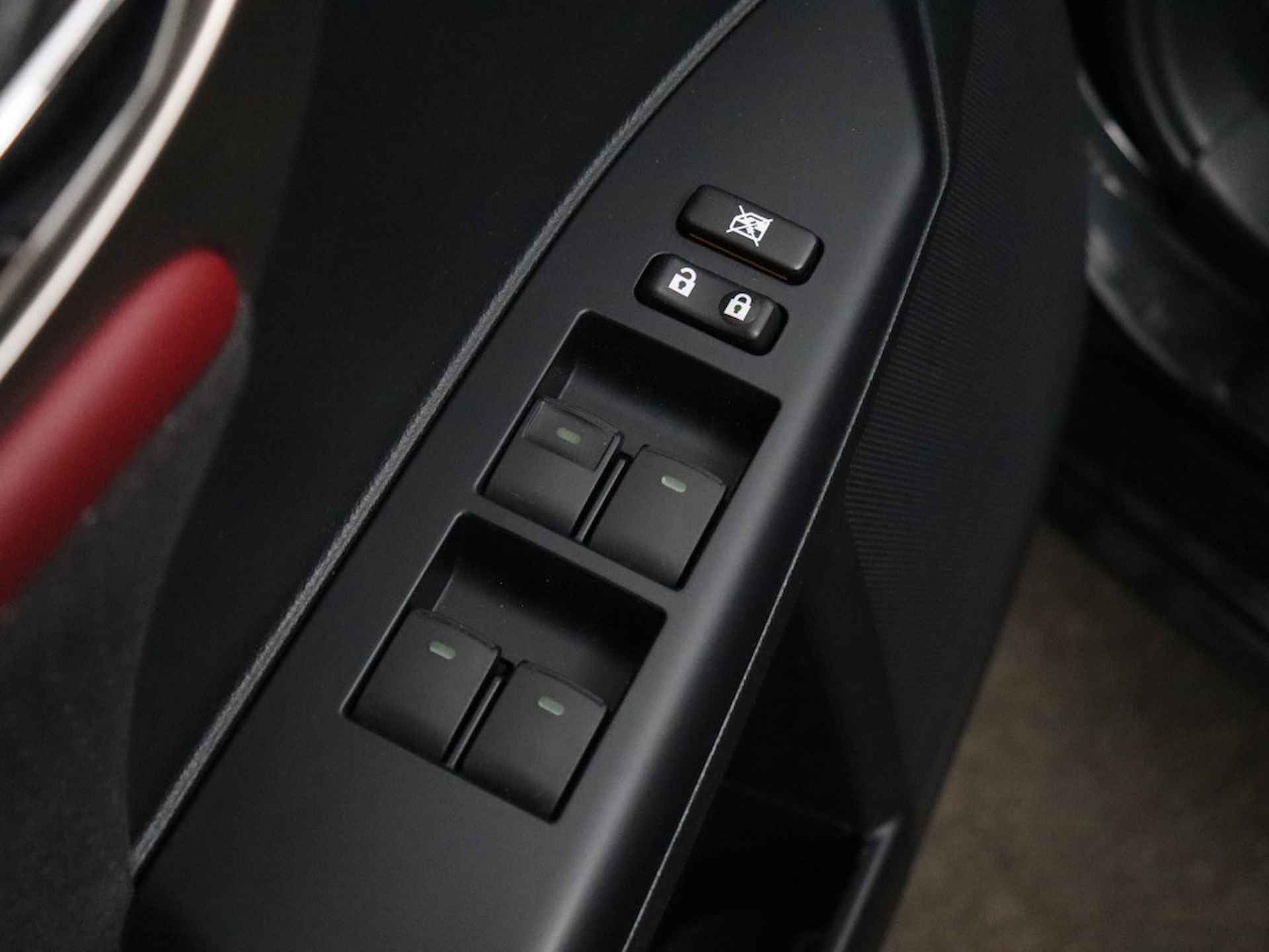 Lexus CT 200h Sport Edition | Schuifdak | LED Verlichting | Parkeersensoren | - 35/60