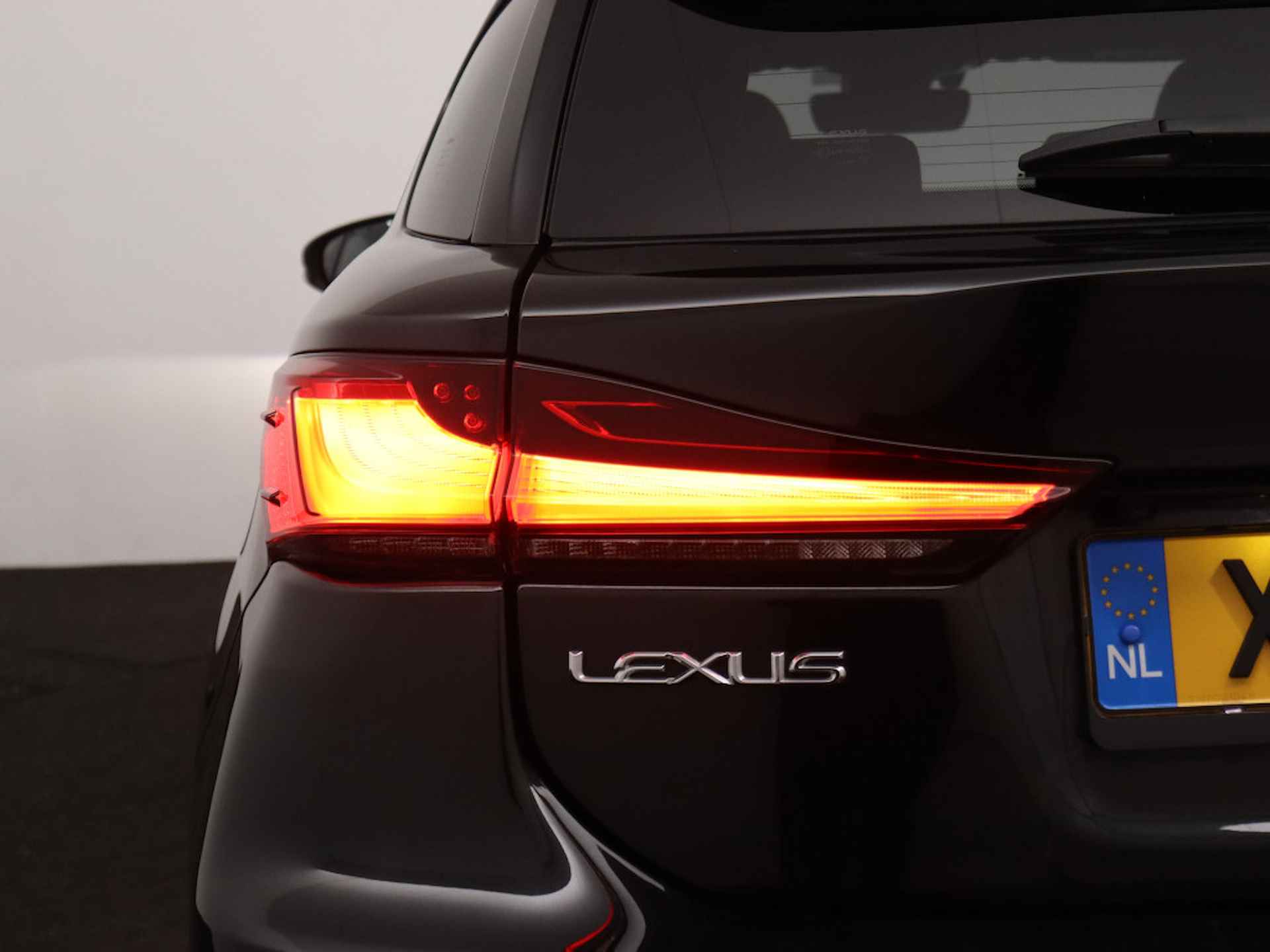 Lexus CT 200h Sport Edition | Schuifdak | LED Verlichting | Parkeersensoren | - 48/60