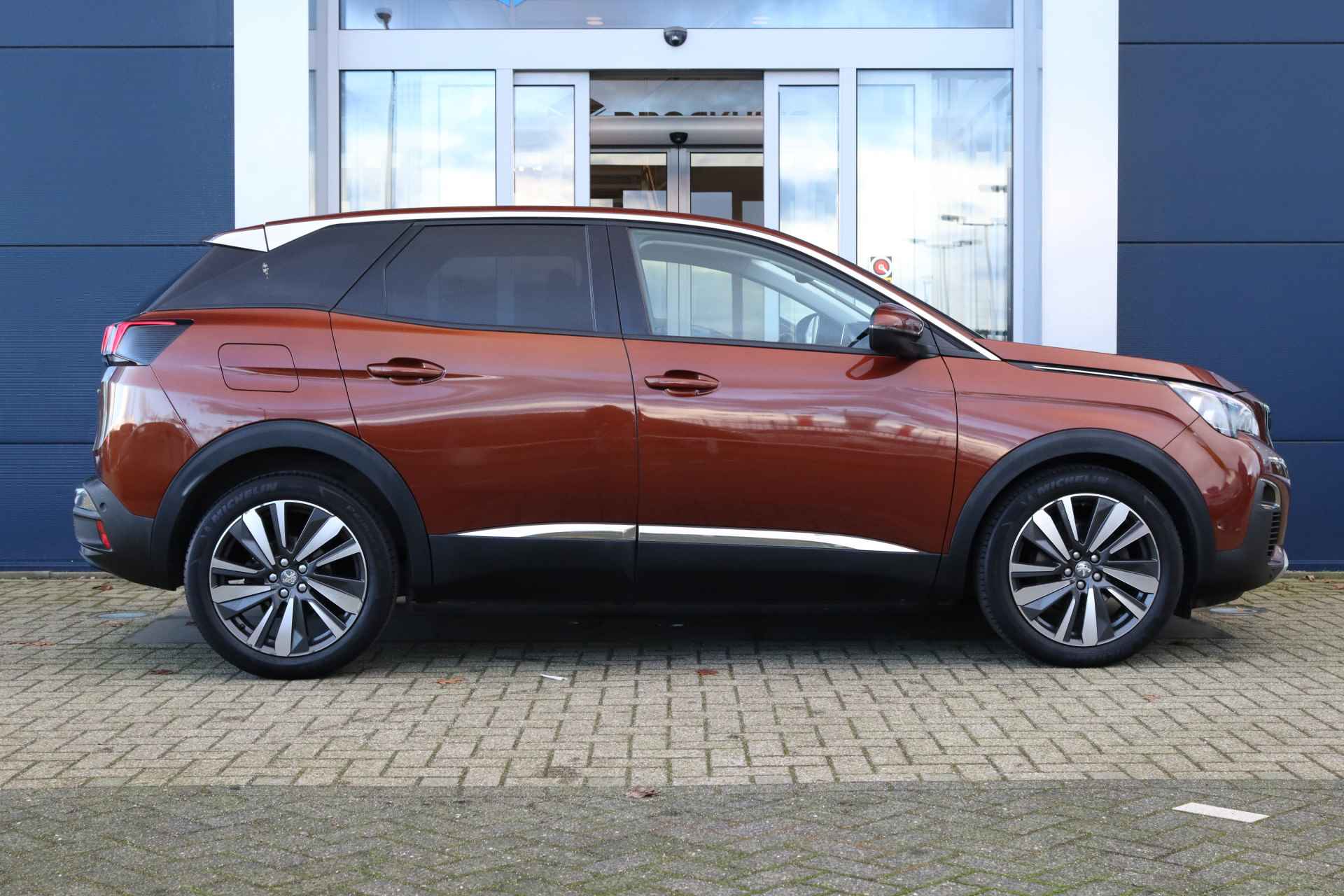 Peugeot 3008 1.2 Turbo Allure | Trekhaak | Focal | Keyless | Elektr. klep | Cruise Control | Navi | Climate - 8/24