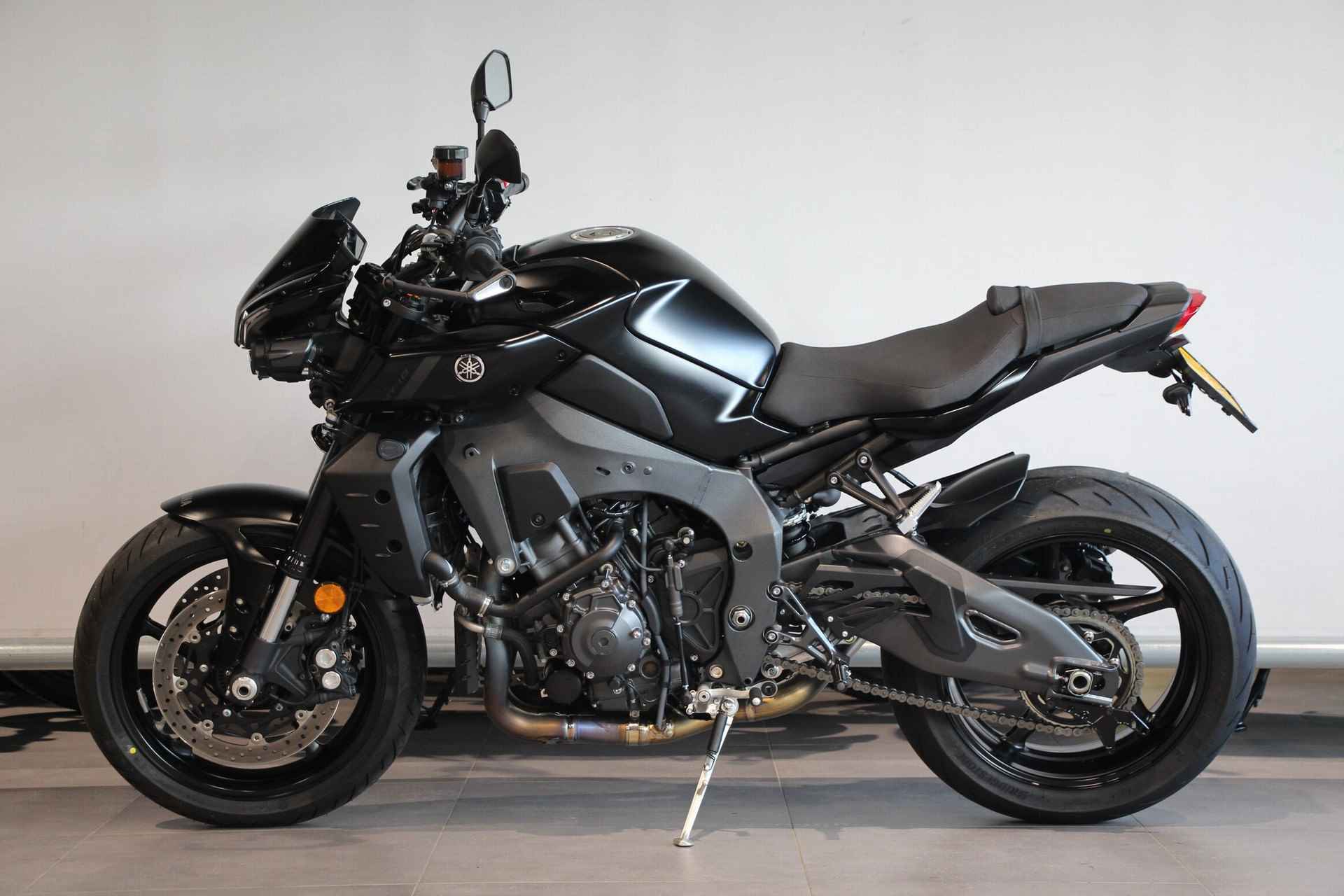 Yamaha MT-10 ABS - 4/10