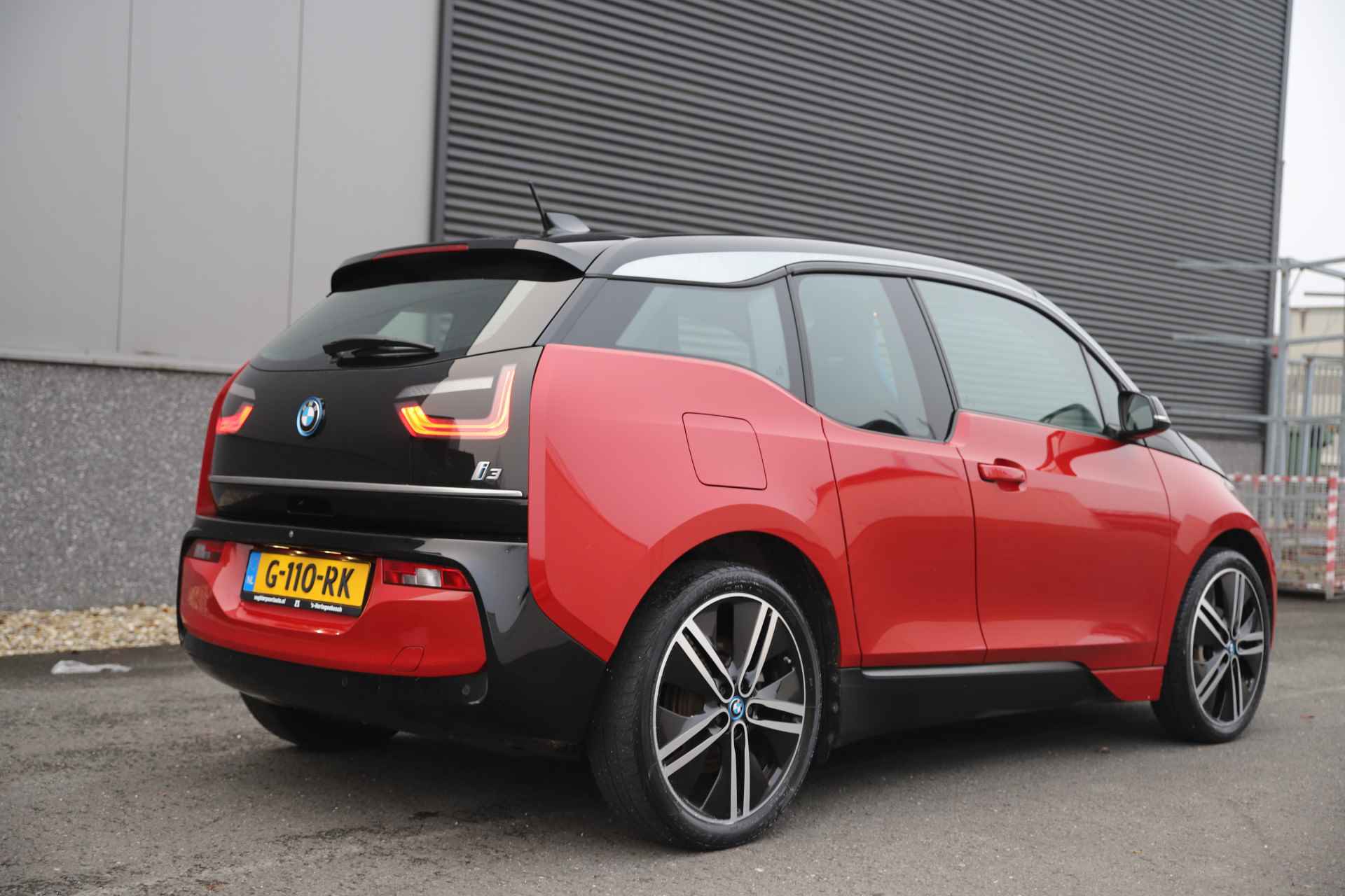 BMW i3 Executive 120Ah 42 kWh/Carplay/ W-pomp/Camera/3-fase/20" - 8/36