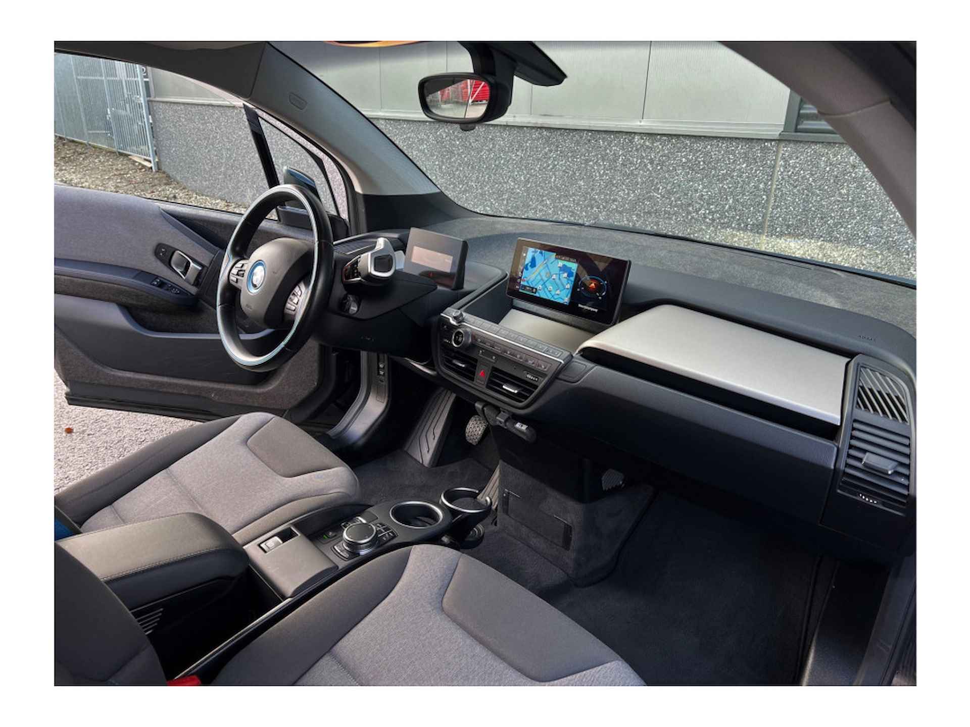 BMW i3 Executive 120Ah 42 kWh/Carplay/ W-pomp/Camera/3-fase/20" - 20/36