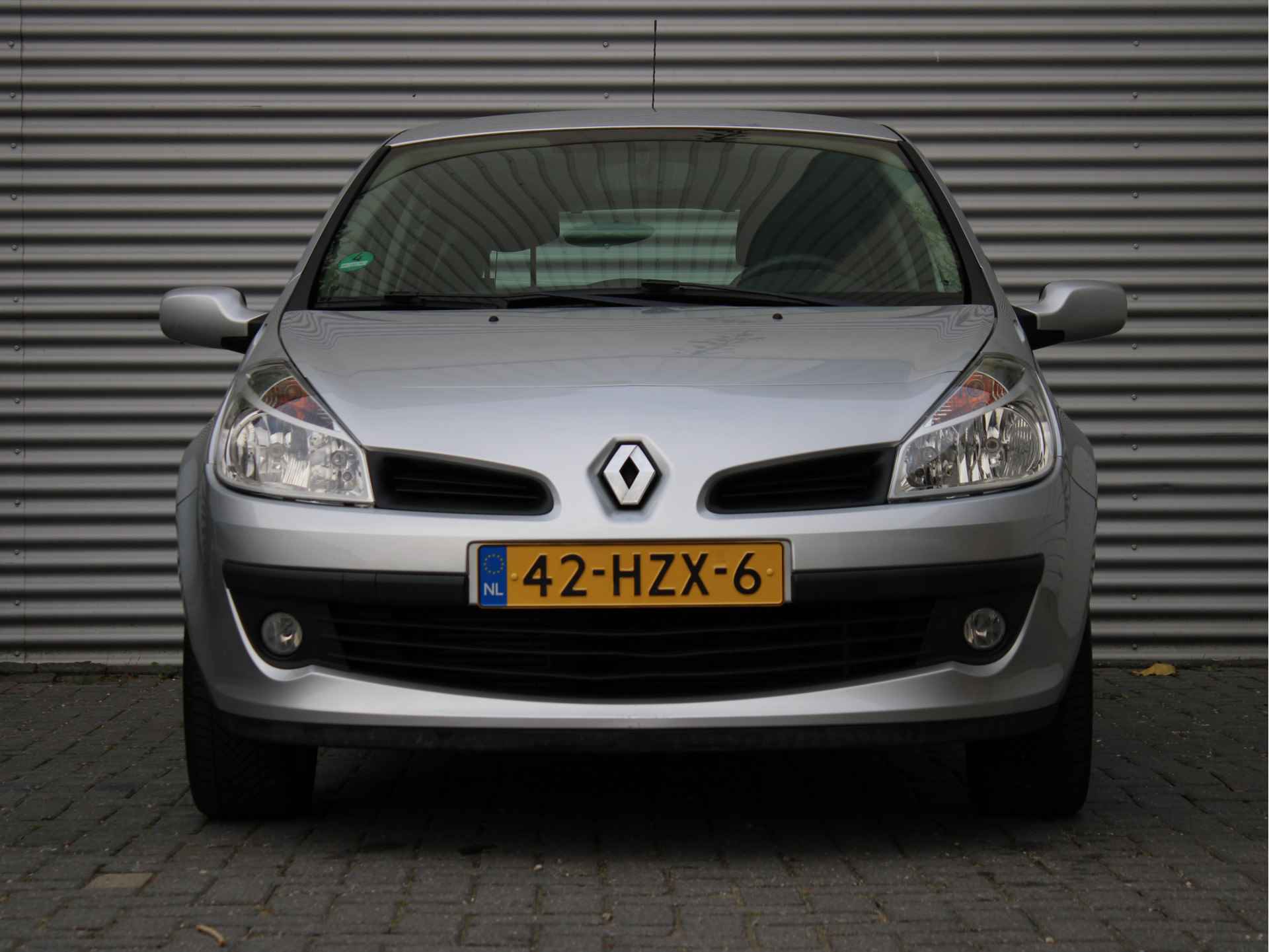 Renault Clio 1.2 TCE 100pk Collection | 100% Dealer Onderhouden! | Cruise Control | Airco | All-Seasons op 16"LMV | !! - 2/27