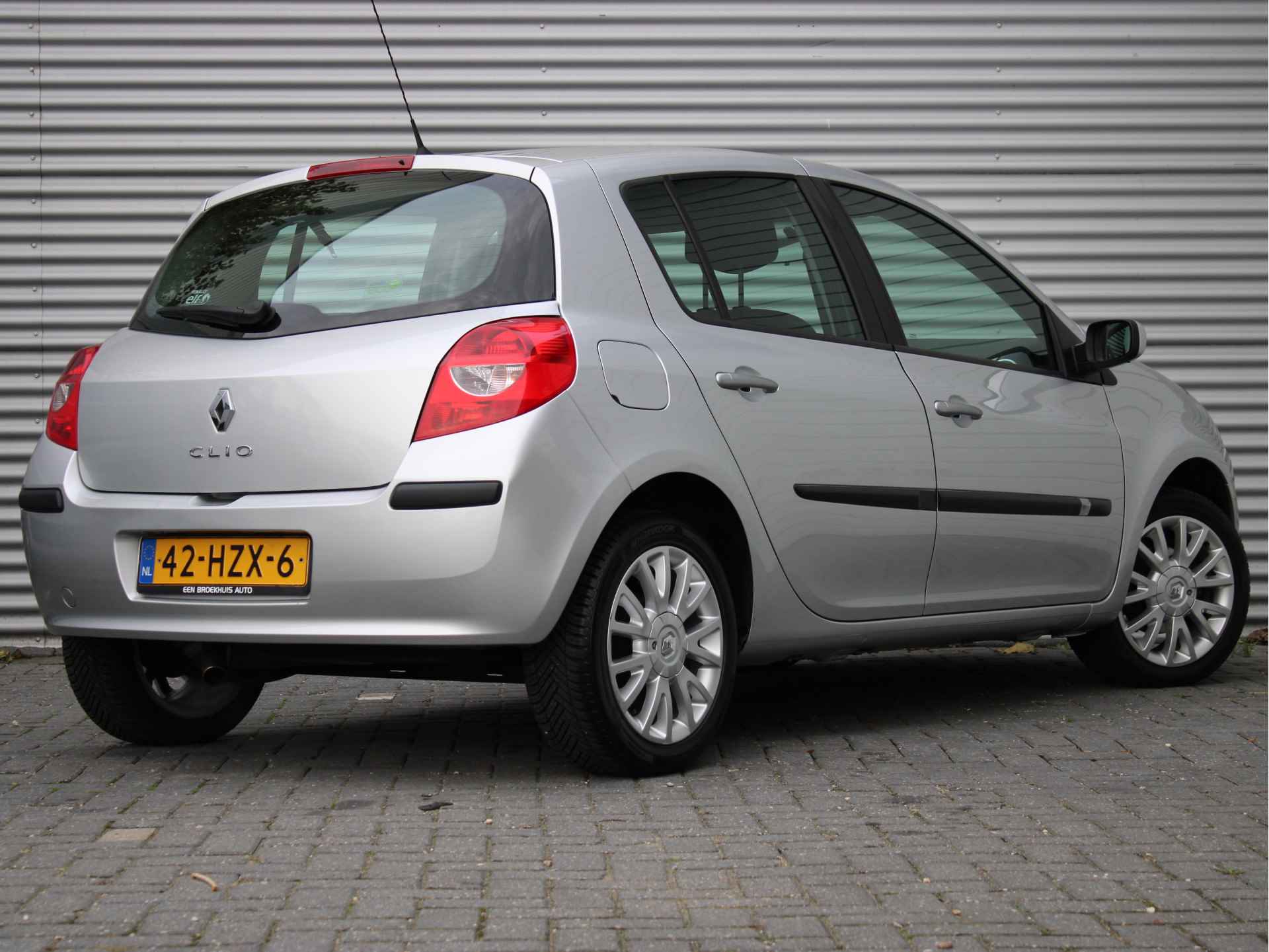 Renault Clio 1.2 TCE 100pk Collection | 100% Dealer Onderhouden! | Cruise Control | Airco | All-Seasons op 16"LMV | !! - 4/27