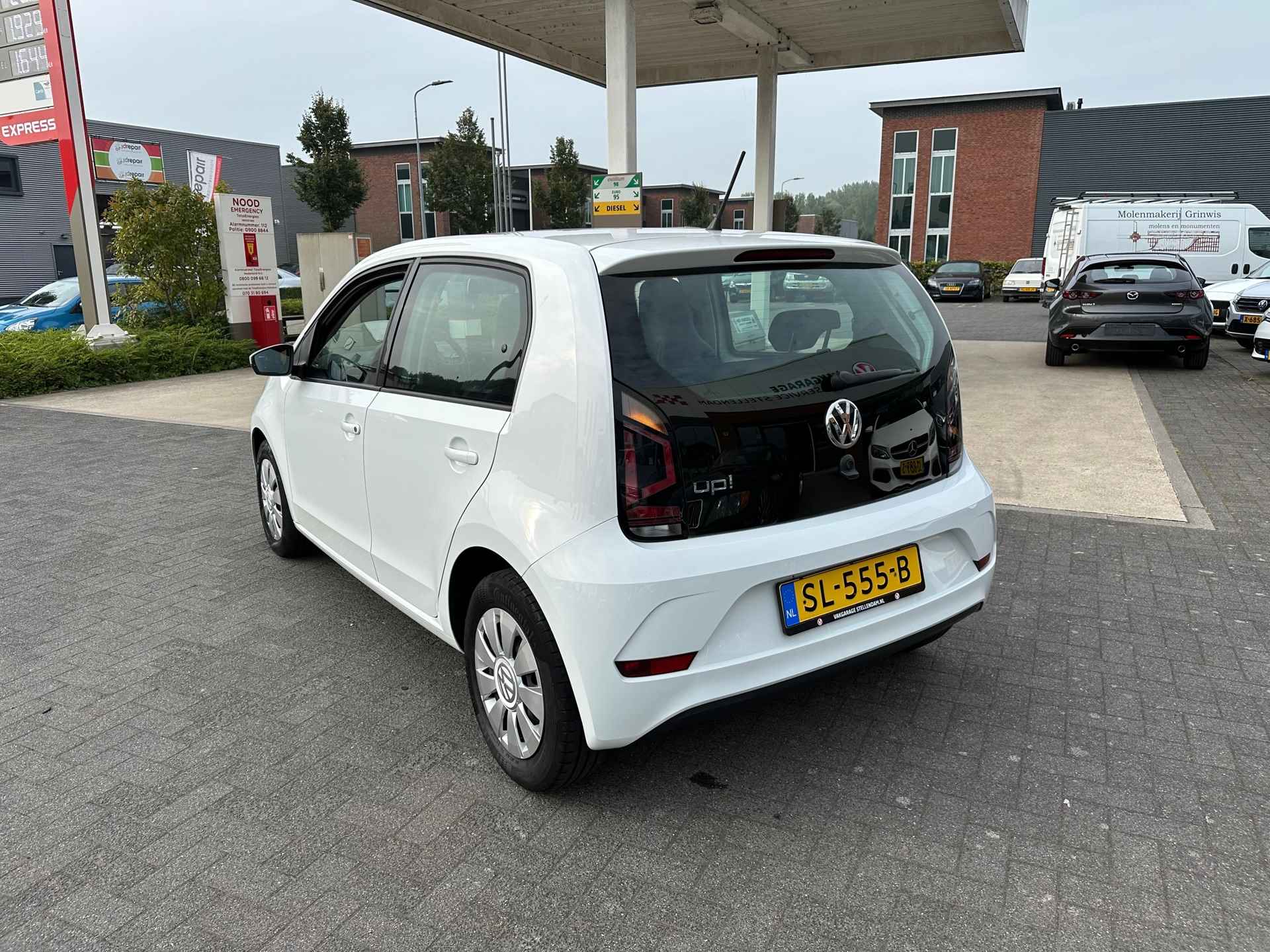 Volkswagen Up! 1.0 BMT move up!|Rijklaar Incl. Grote Beurt + 4 Nieuwe Banden|Automaat|Airco|Navigatie|5-Deurs - 25/30