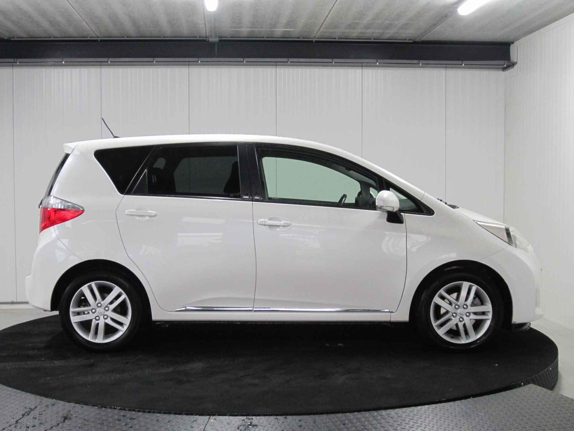 Toyota Verso-S 1.3 VVT-i Dynamic Aut Trekhaak Camera ECC - 9/22