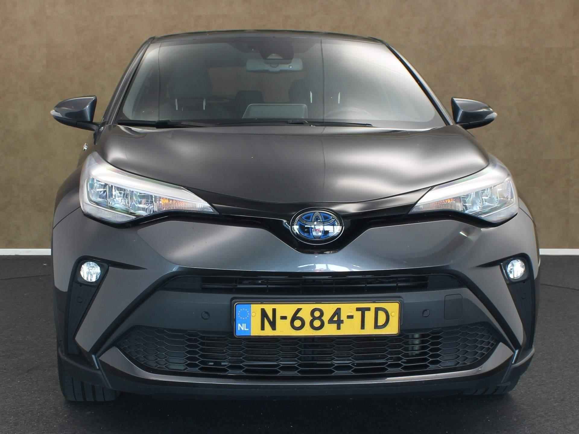 Toyota C-HR 1.8 Hybrid Dynamic - NAVIGATIE - KEYLESS ENTRY & START - PARKEERSENSOREN VOOR EN ACHTER - DODEHOEK DETECTIE - ADAPTIVE CRUISE CONTROL - ACHTERUITRIJ CAMERA - CLIMATE CONTROL - 6/32