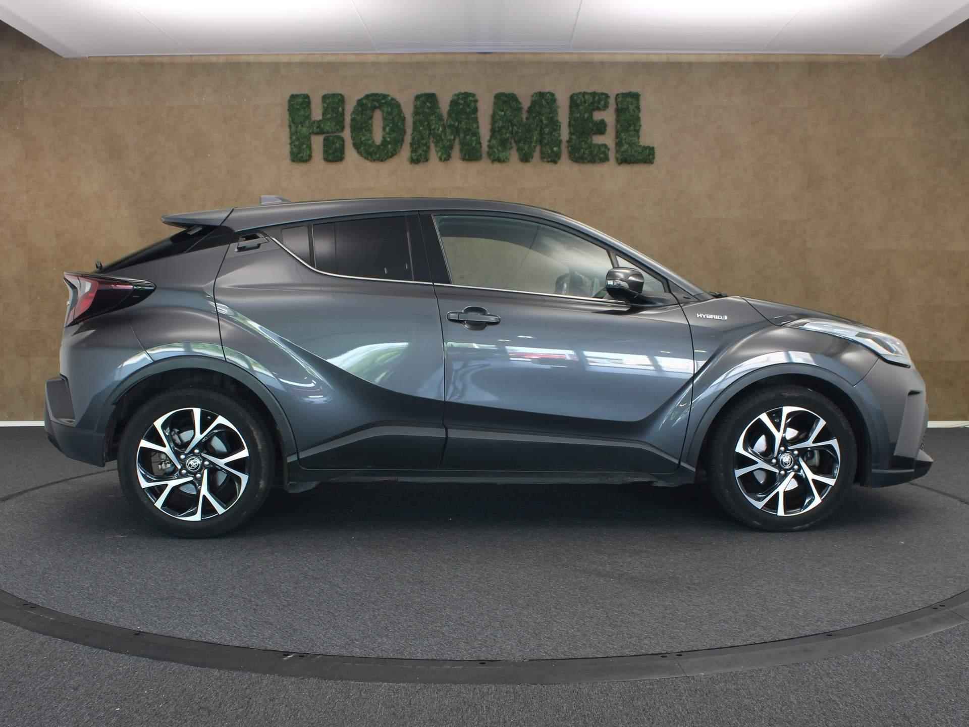 Toyota C-HR 1.8 Hybrid Dynamic - NAVIGATIE - KEYLESS ENTRY & START - PARKEERSENSOREN VOOR EN ACHTER - DODEHOEK DETECTIE - ADAPTIVE CRUISE CONTROL - ACHTERUITRIJ CAMERA - CLIMATE CONTROL - 9/32