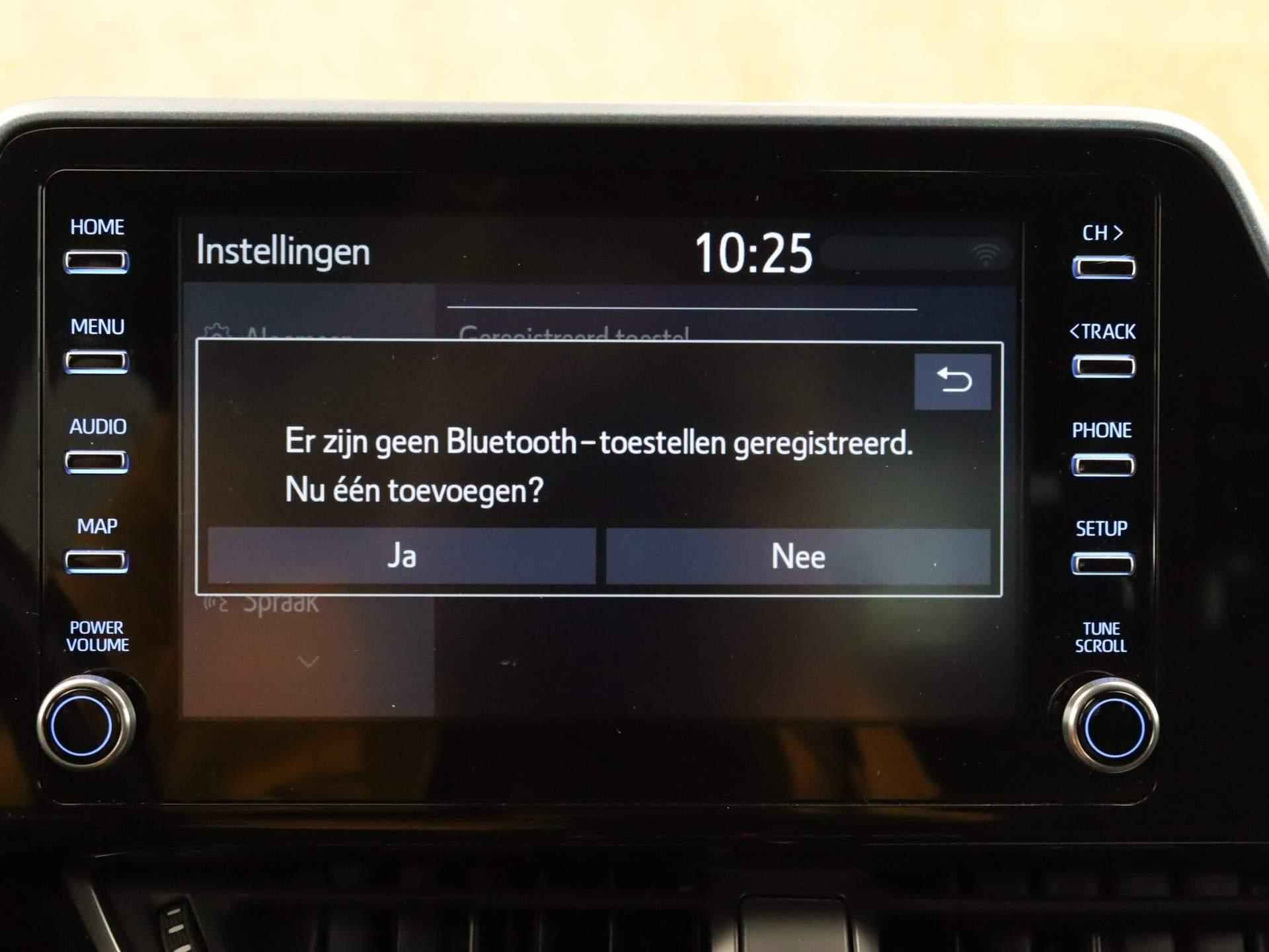 Toyota C-HR 1.8 Hybrid Dynamic - NAVIGATIE - KEYLESS ENTRY & START - PARKEERSENSOREN VOOR EN ACHTER - DODEHOEK DETECTIE - ADAPTIVE CRUISE CONTROL - ACHTERUITRIJ CAMERA - CLIMATE CONTROL - 27/32