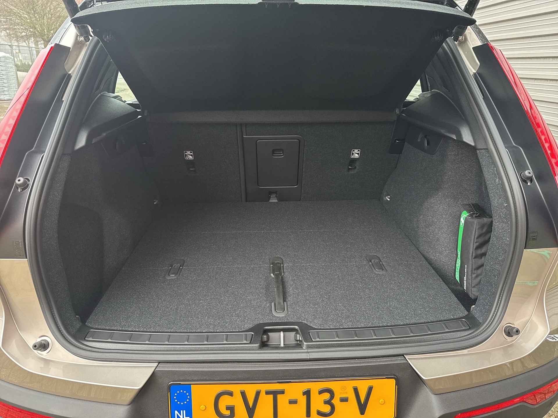 Volvo XC40 Single Motor Extended Range Plus 82 kWh / uit voorraad leverbaar / vrijgesteld van BPM / inclusief Volvo Subsidie / - 7/30