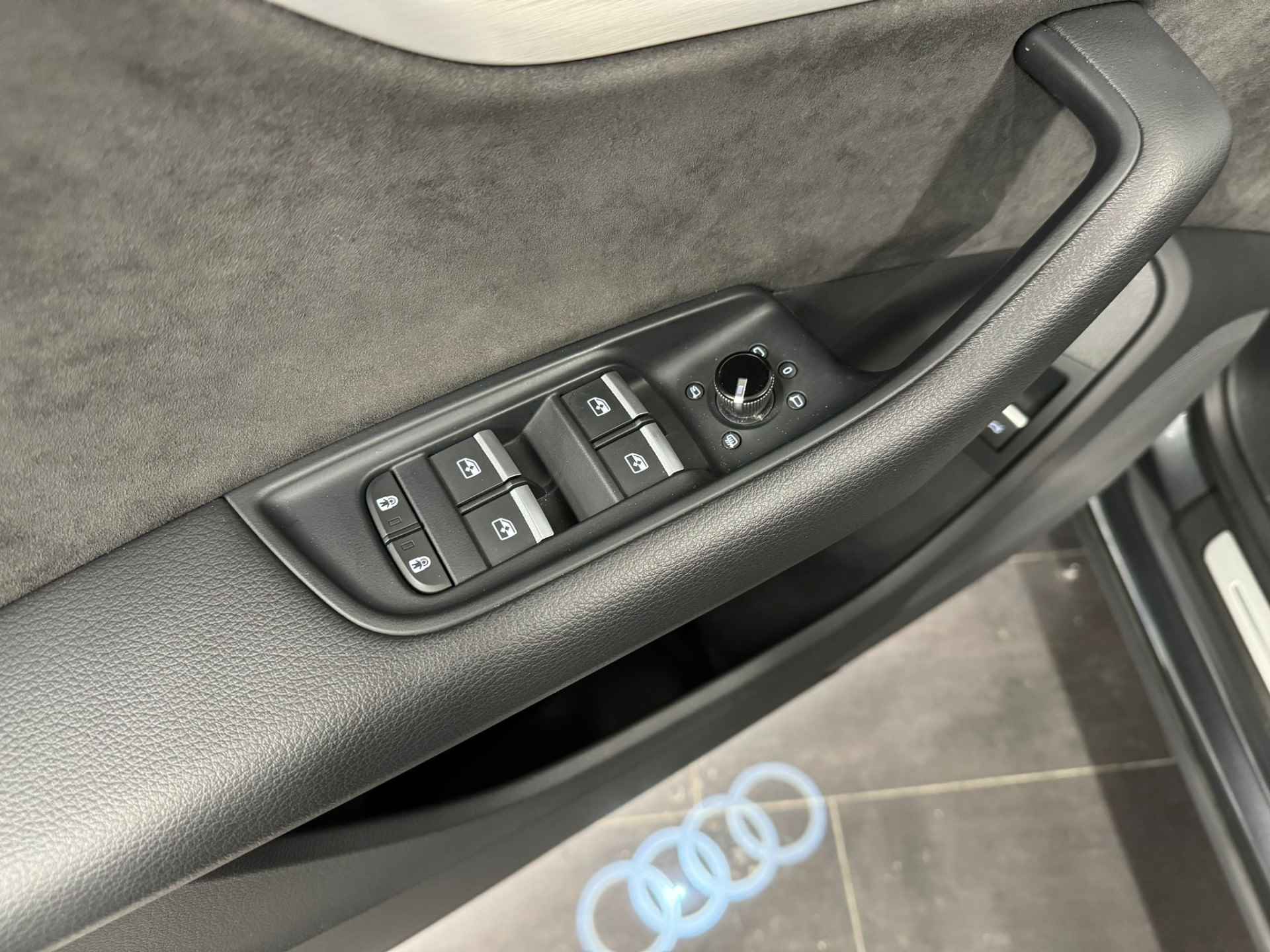 Audi Q8 60 TFSI e quattro Pro Line S Competition | Panoramadak | Valcona leder | Elekt. Stoelen | Stoelverwarming | Trekhaak | 22" wiele - 20/54