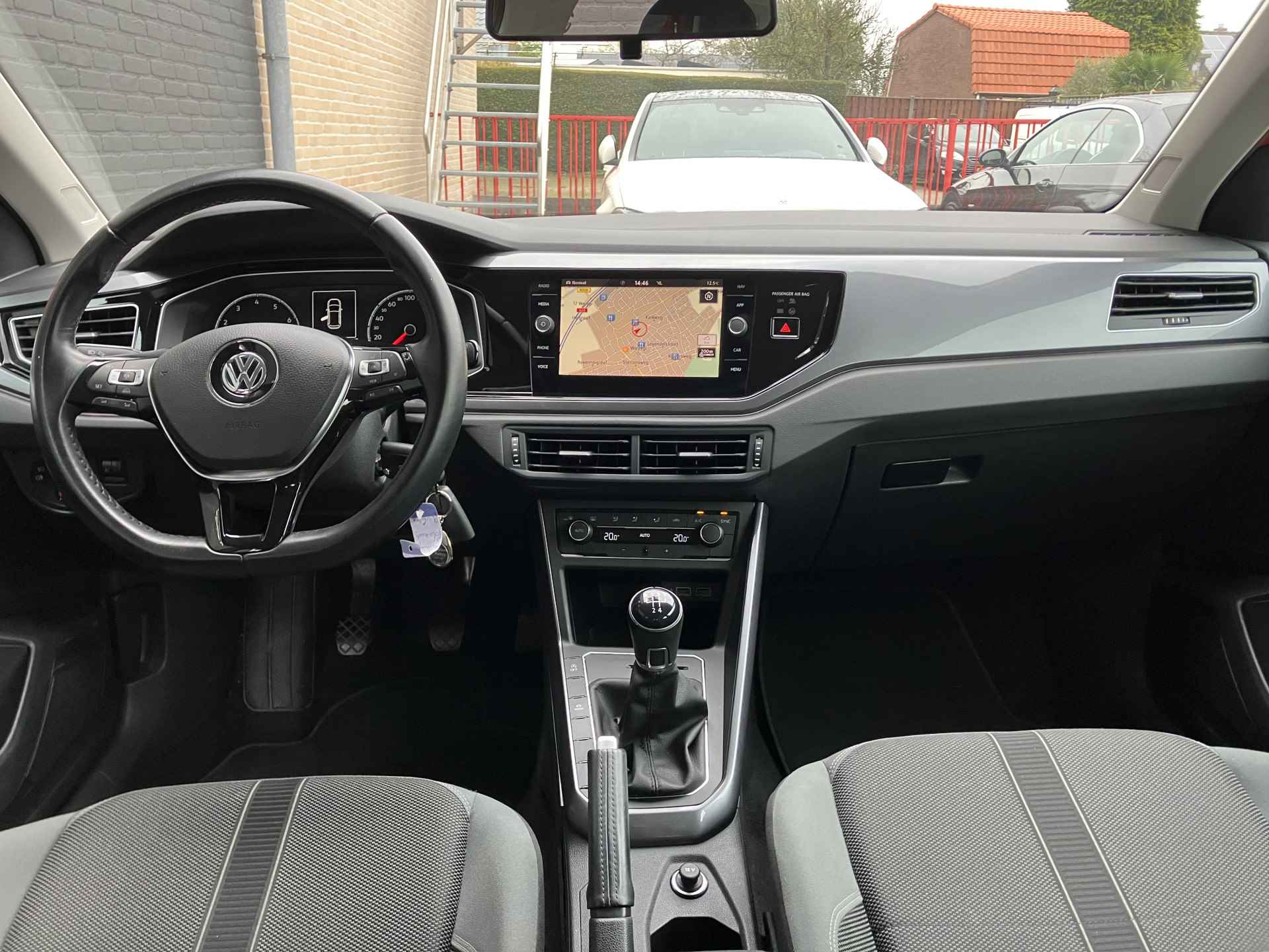 Volkswagen Polo 1.0 TSI Highline | 1e eigenaar | dealer onderhouden | navigatie | adap. cruise | apple carplay/android auto - 16/35