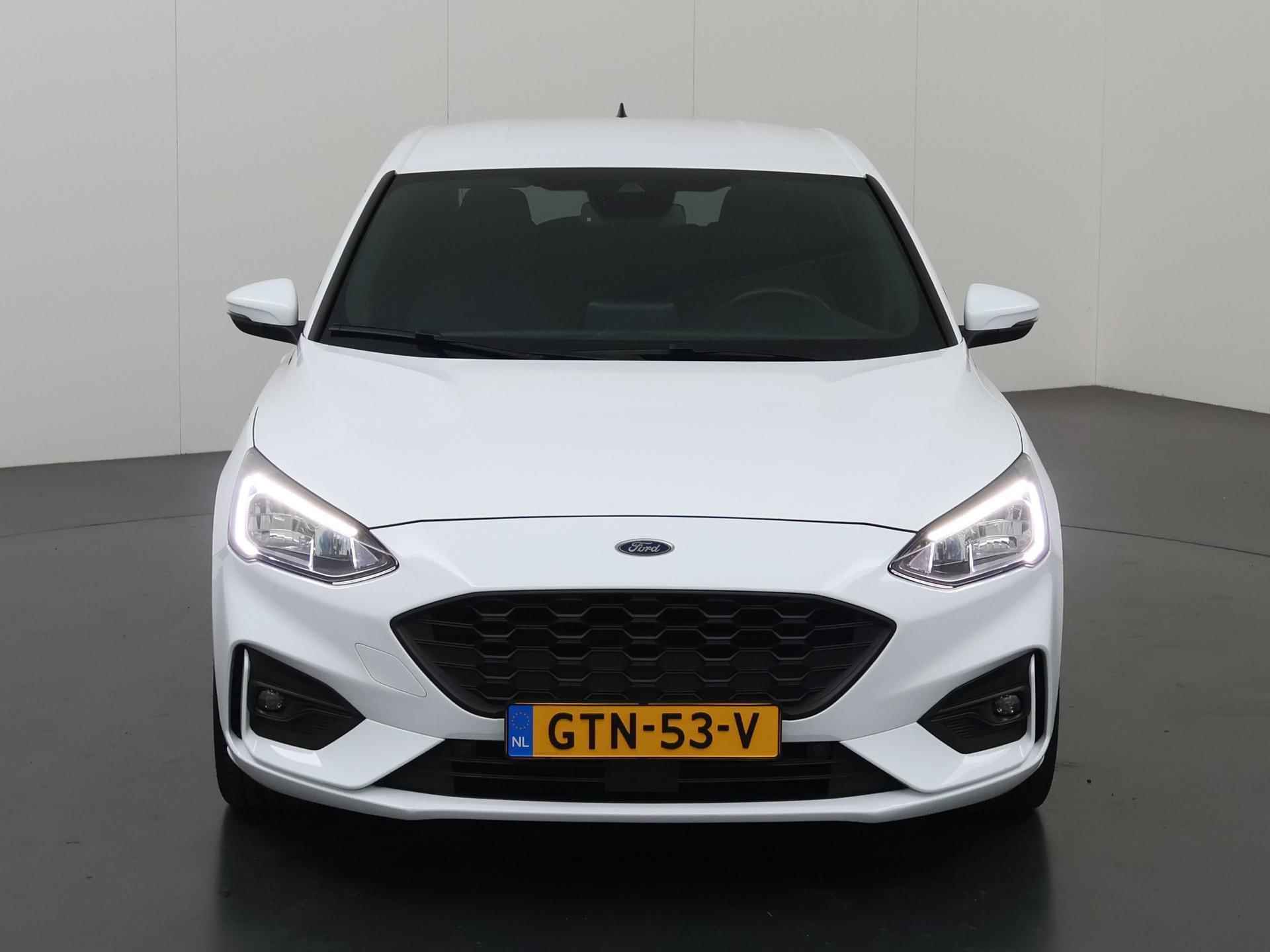 Ford Focus 1.0 EcoBoost ST Line Business | Navigatie | Parkeercamera | Keyless Go | Climate Control | Cruise Control | 18" LMV - 4/44