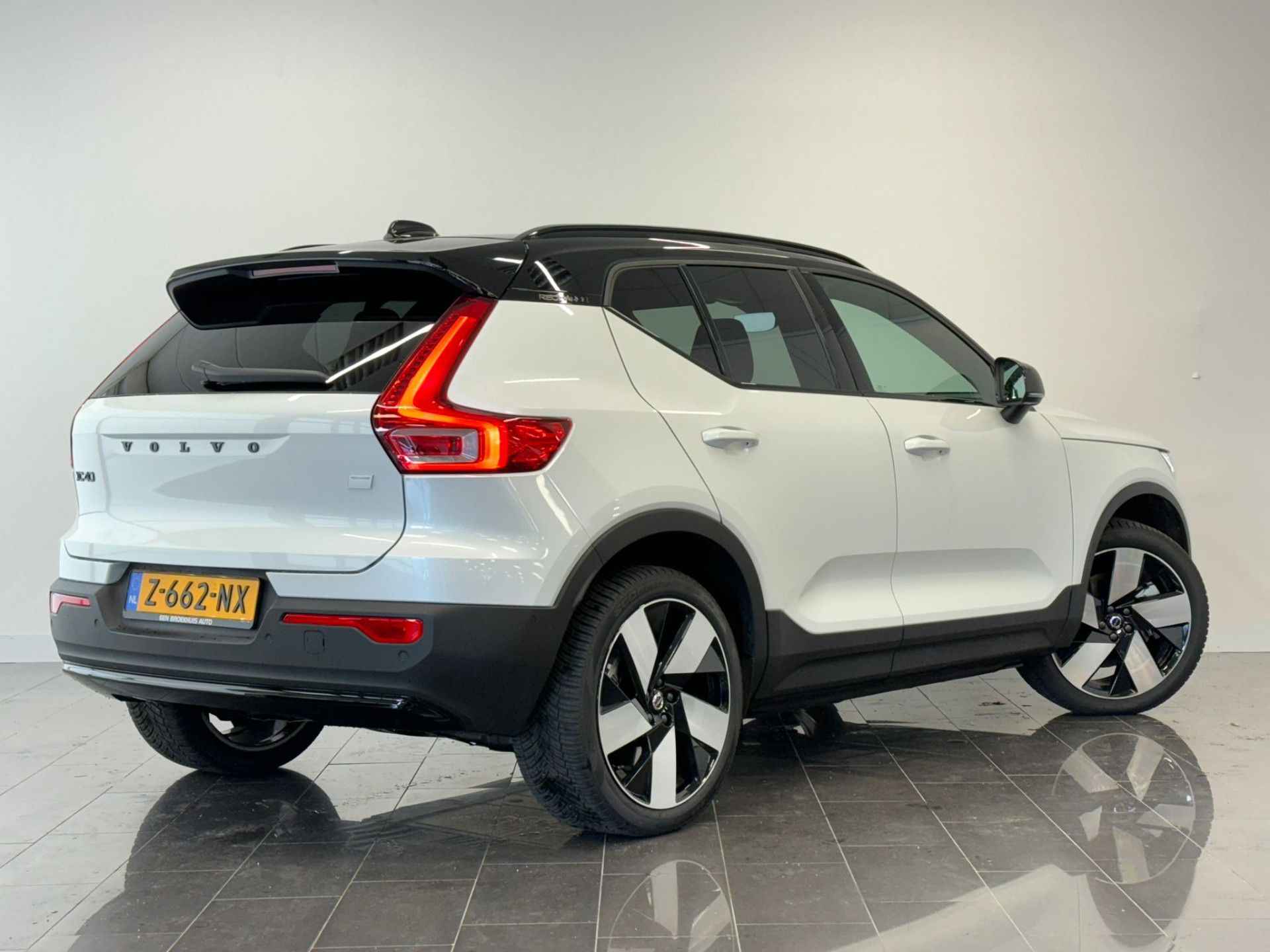 Volvo XC40 Single Motor Extended Range Ultimate 82 kWh - 3/49