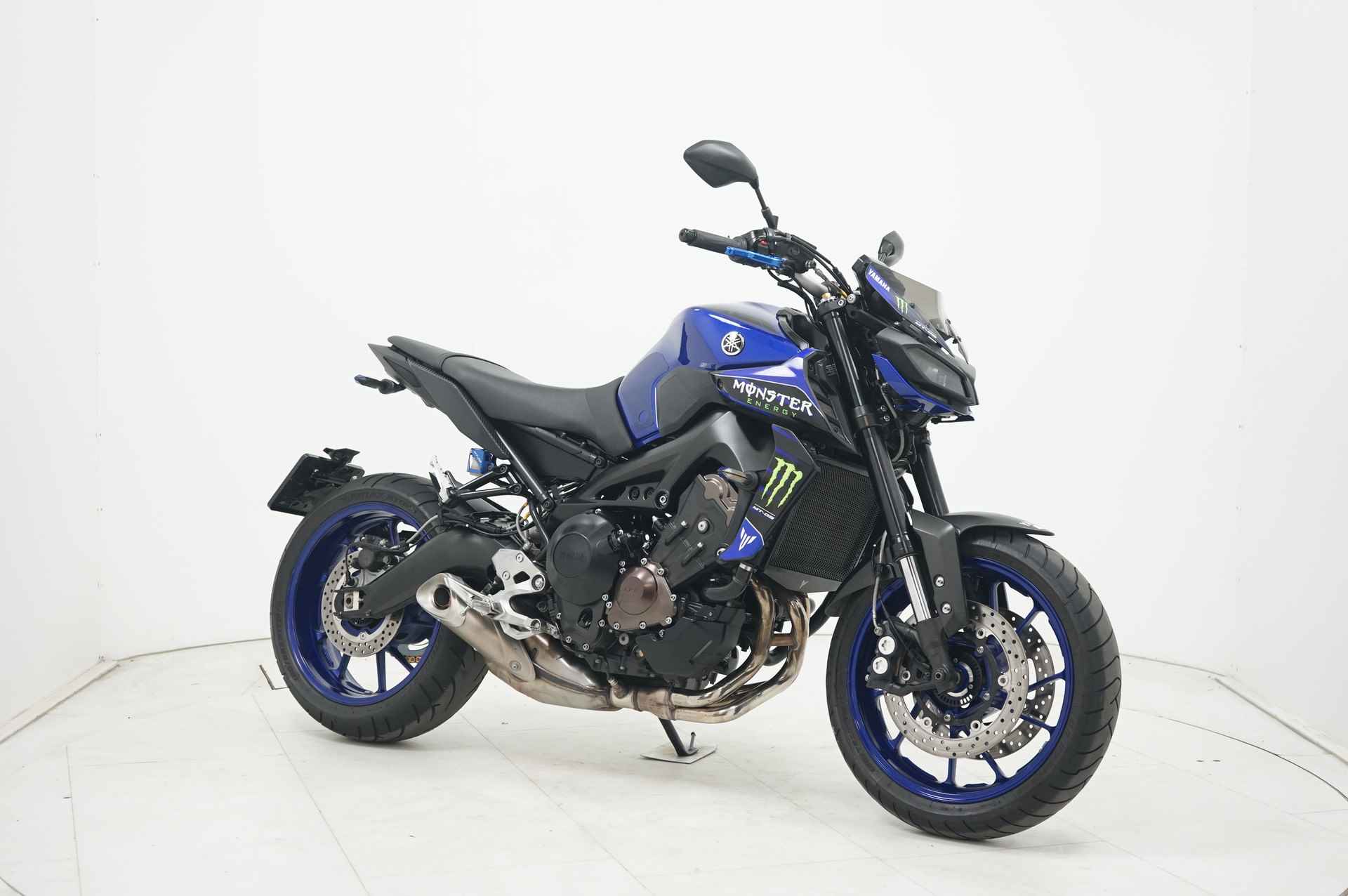 Yamaha MT-09 - 2/18