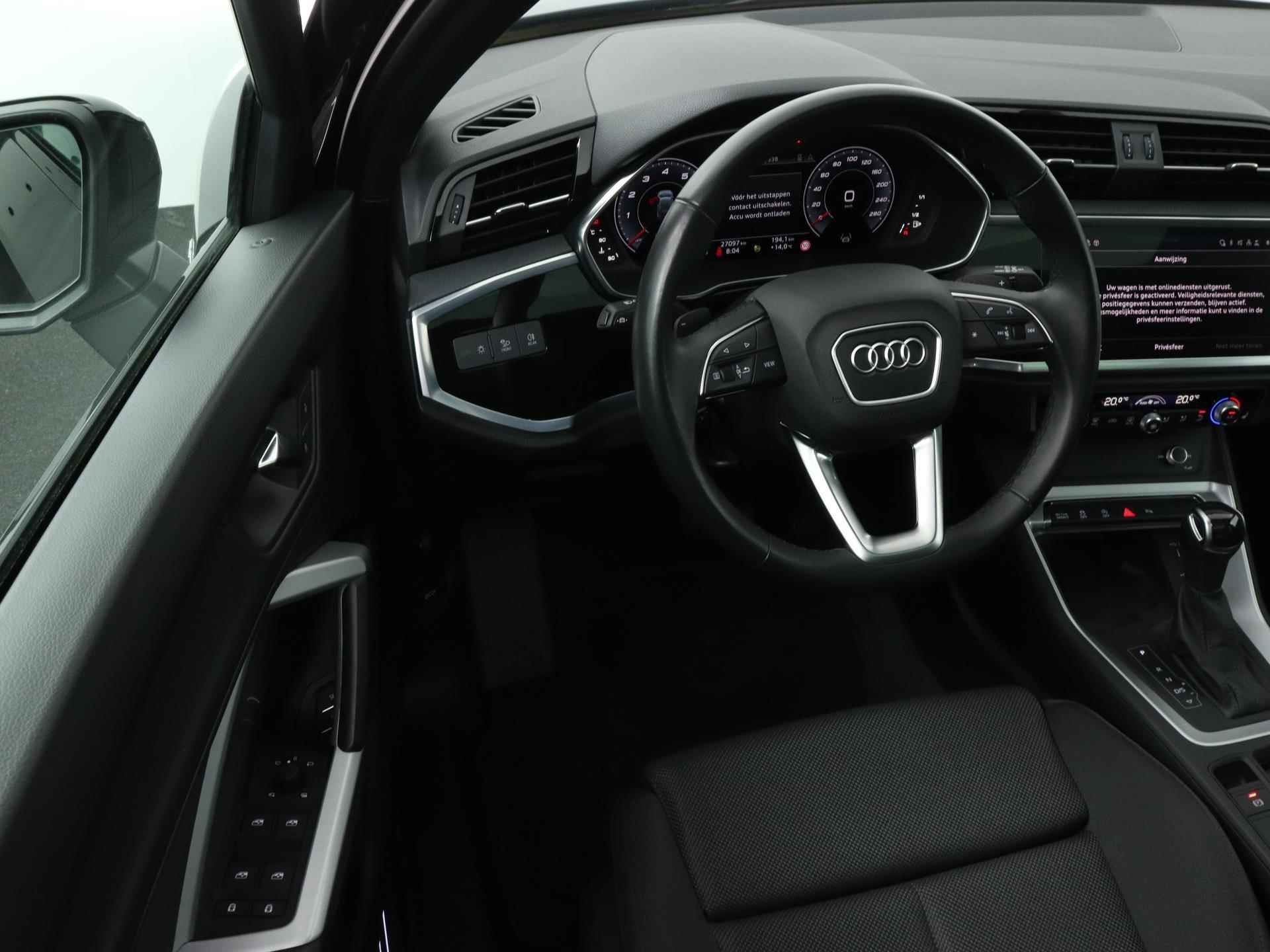 Audi Q3 40 TFSI Quattro S edition 190PK | S-line | Automaat | Panoramadak | Camera | Trekhaak | Optiek zwart | Navigatie | Climate Control | Audi Soundsystem | Matrix Led | Privacy glass | Stoelverwarming | Adaptive cruise control | Fabrieksgarantie tot 2027 | - 5/33