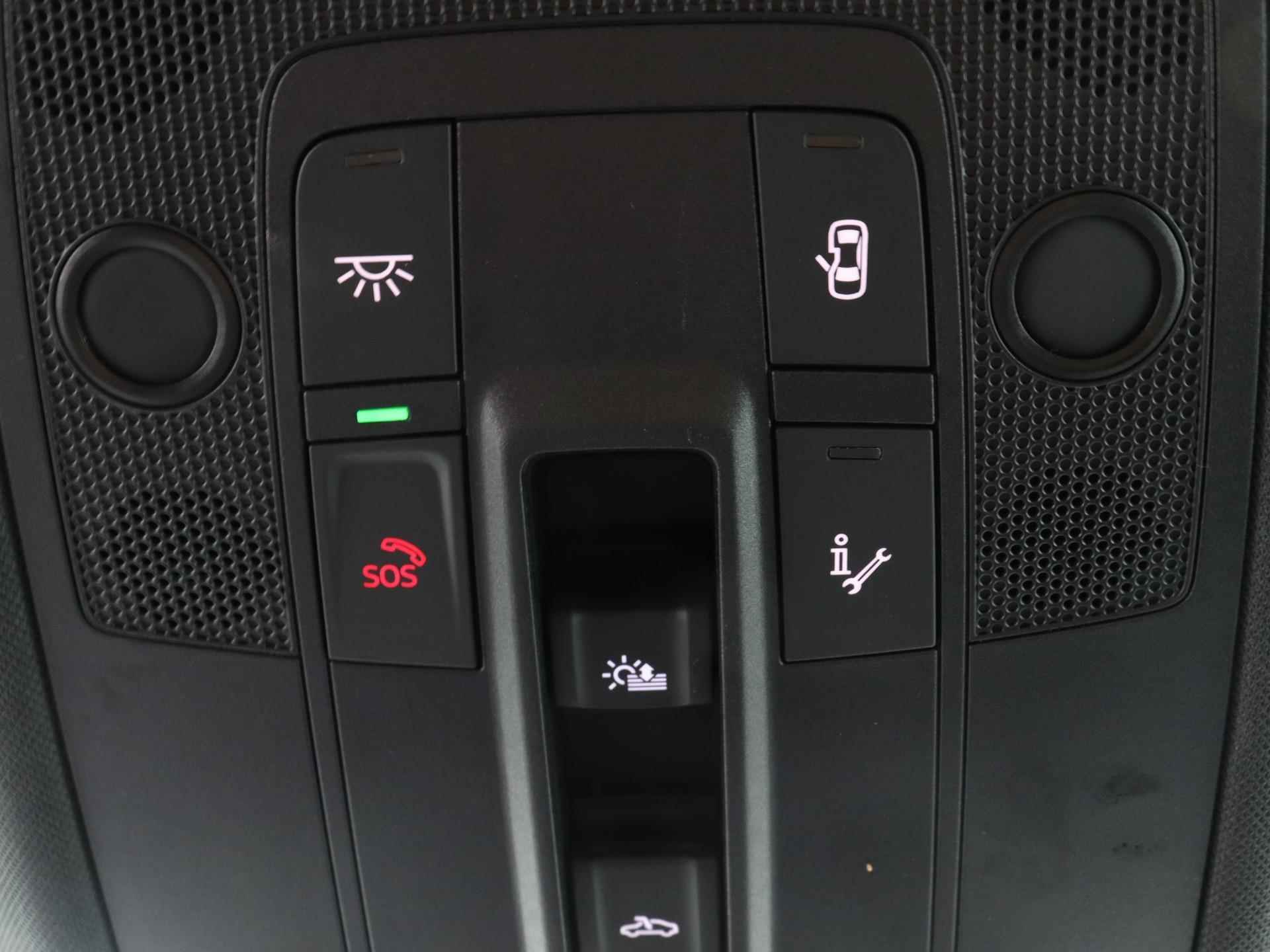 Audi Q3 40 TFSI Quattro S edition 190PK | S-line | Automaat | Panoramadak | Camera | Trekhaak | Optiek zwart | Navigatie | Climate Control | Audi Soundsystem | Matrix Led | Privacy glass | Stoelverwarming | Adaptive cruise control | Fabrieksgarantie tot 2027 | - 23/33