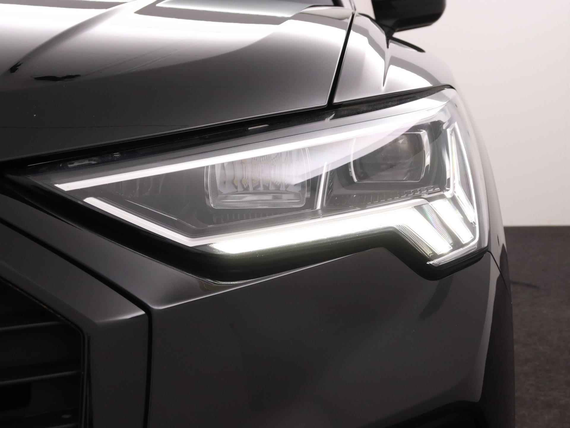 Audi Q3 40 TFSI Quattro S edition 190PK | S-line | Automaat | Panoramadak | Camera | Trekhaak | Optiek zwart | Navigatie | Climate Control | Audi Soundsystem | Matrix Led | Privacy glass | Stoelverwarming | Adaptive cruise control | Fabrieksgarantie tot 2027 | - 30/33