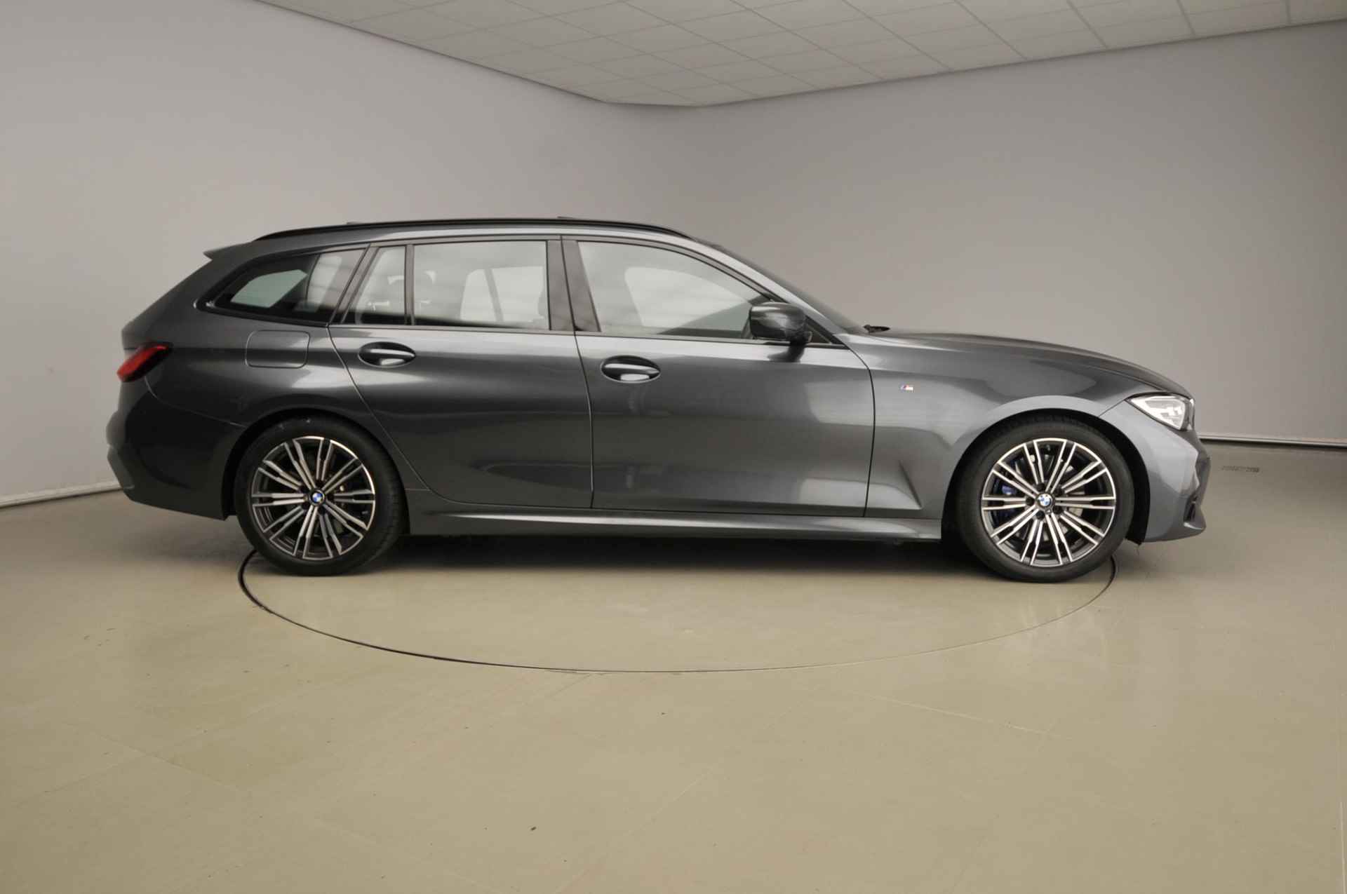 BMW 3 Serie Touring 330i | M-Sportpakket | LED | Navigatie | Schuifdak | Sportstoelen | Shadow line | Hifi speakers | Alu 18 inch - 5/48