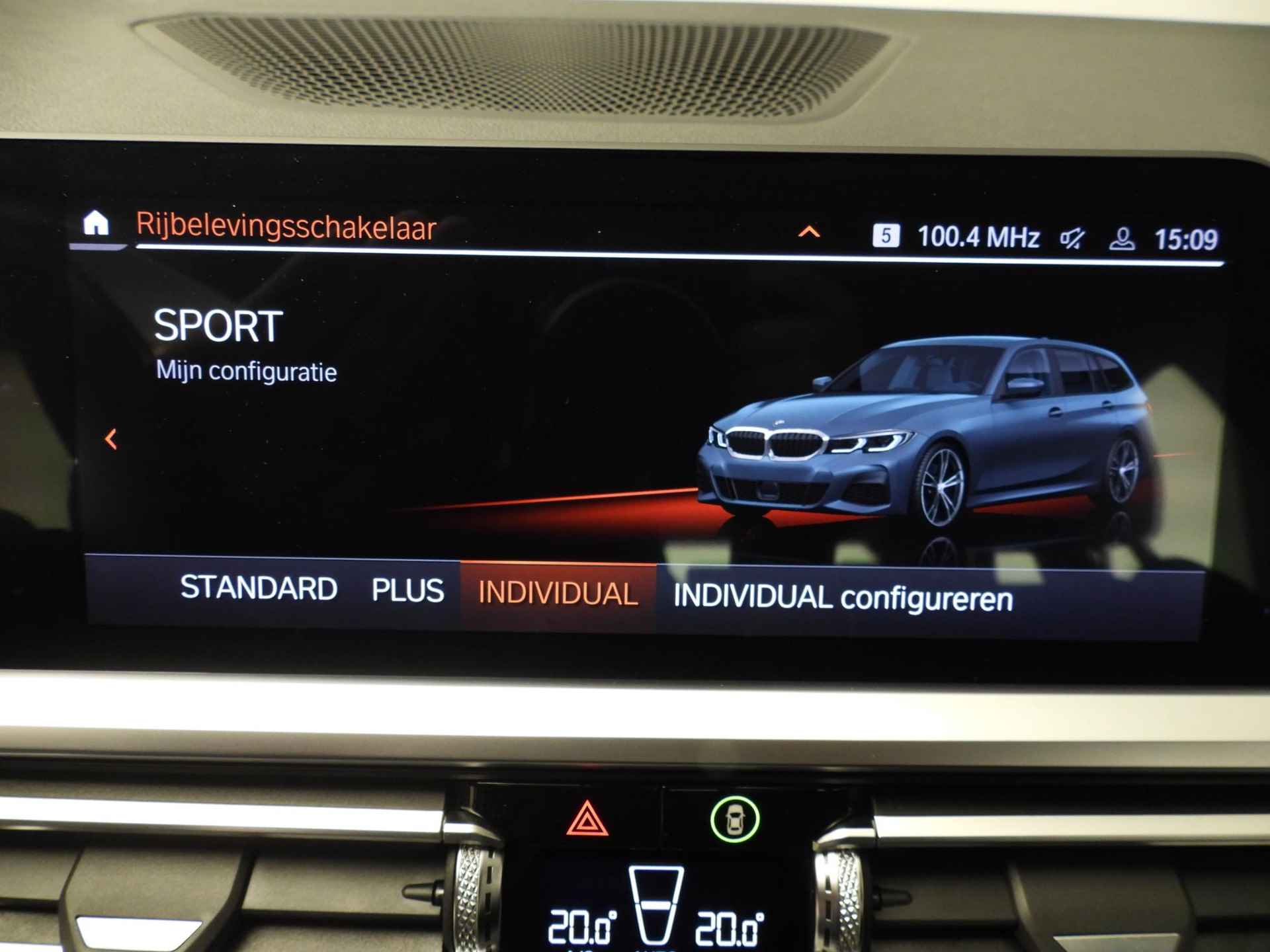 BMW 3 Serie Touring 330i | M-Sportpakket | LED | Navigatie | Schuifdak | Sportstoelen | Shadow line | Hifi speakers | Alu 18 inch - 19/48