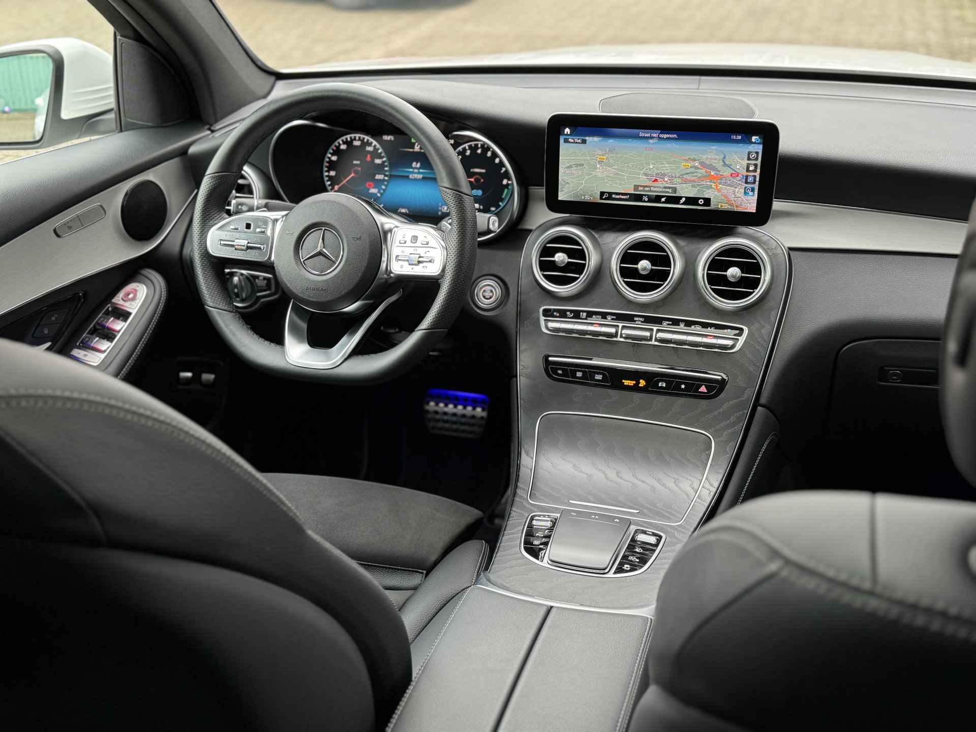 Mercedes-Benz GLC 300e 4MATIC AMG Line | Schuifdak | 360' Camera | Digitaal Dash | Carplay | 20' AMG | Sfeer | LED | . - 8/27