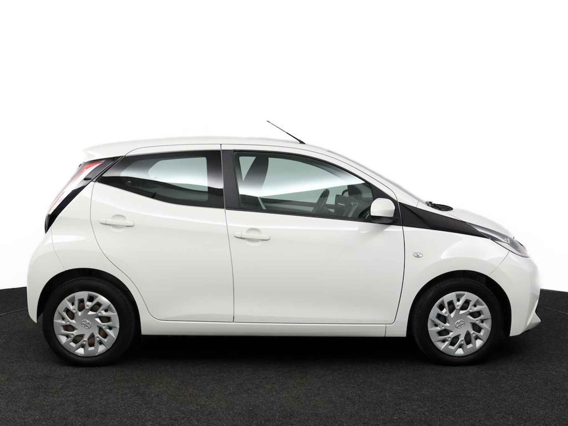 Toyota Aygo 1.0 VVT-i x-play - 13/51