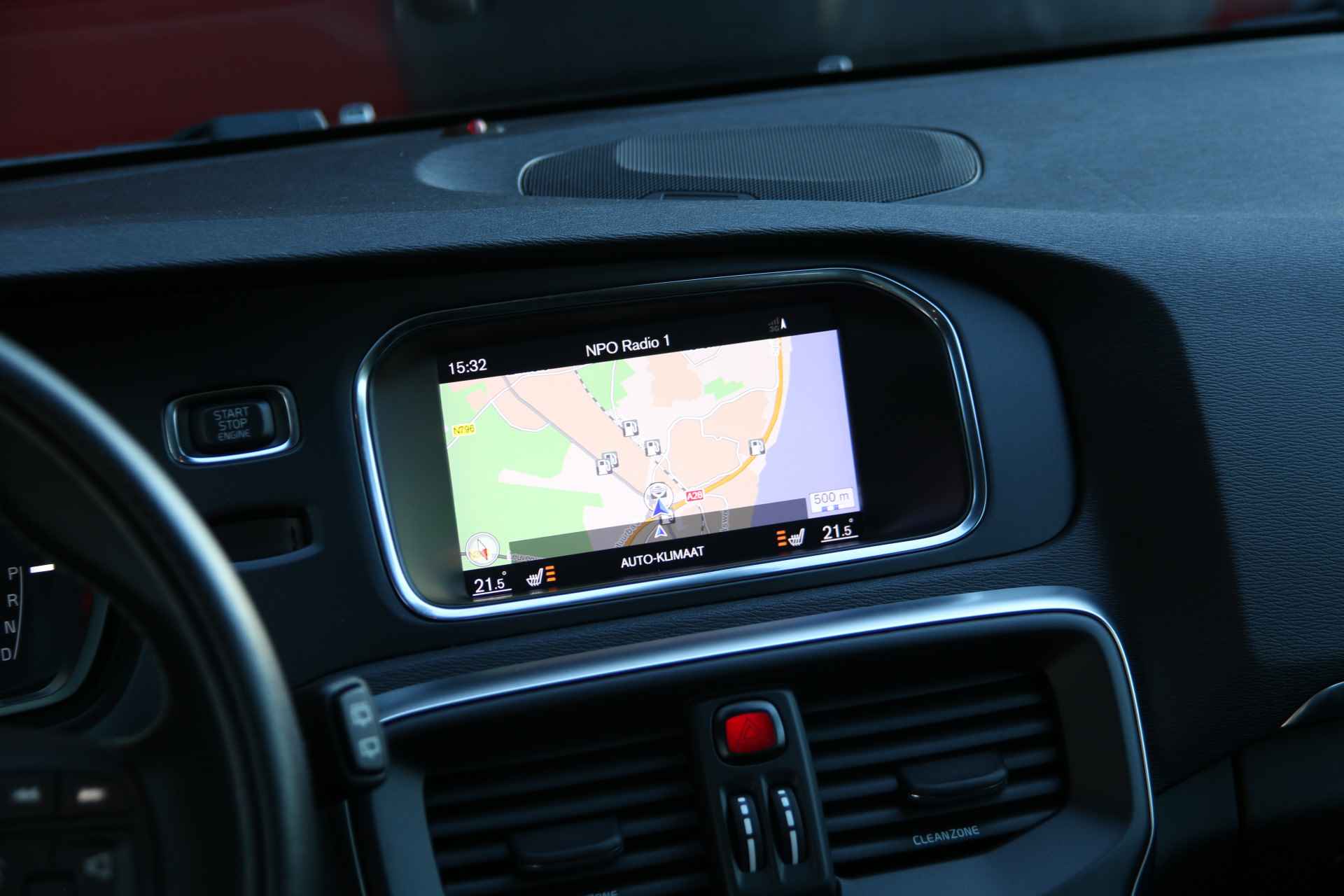 Volvo V40 T3 Polar+ Sport | R-Design | Harman/Kardon | Camera | Panoramadak | Keyless - 16/22