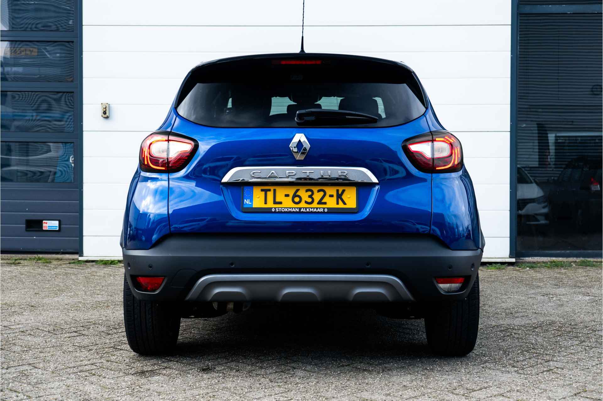 Renault Captur 1.3 TCe 150pk Version S | Sidesteps | Velours bekelding | ECC | NAVI | Camera achter | incl. Bovag rijklaarpakket met 12 maanden garantie - 4/49