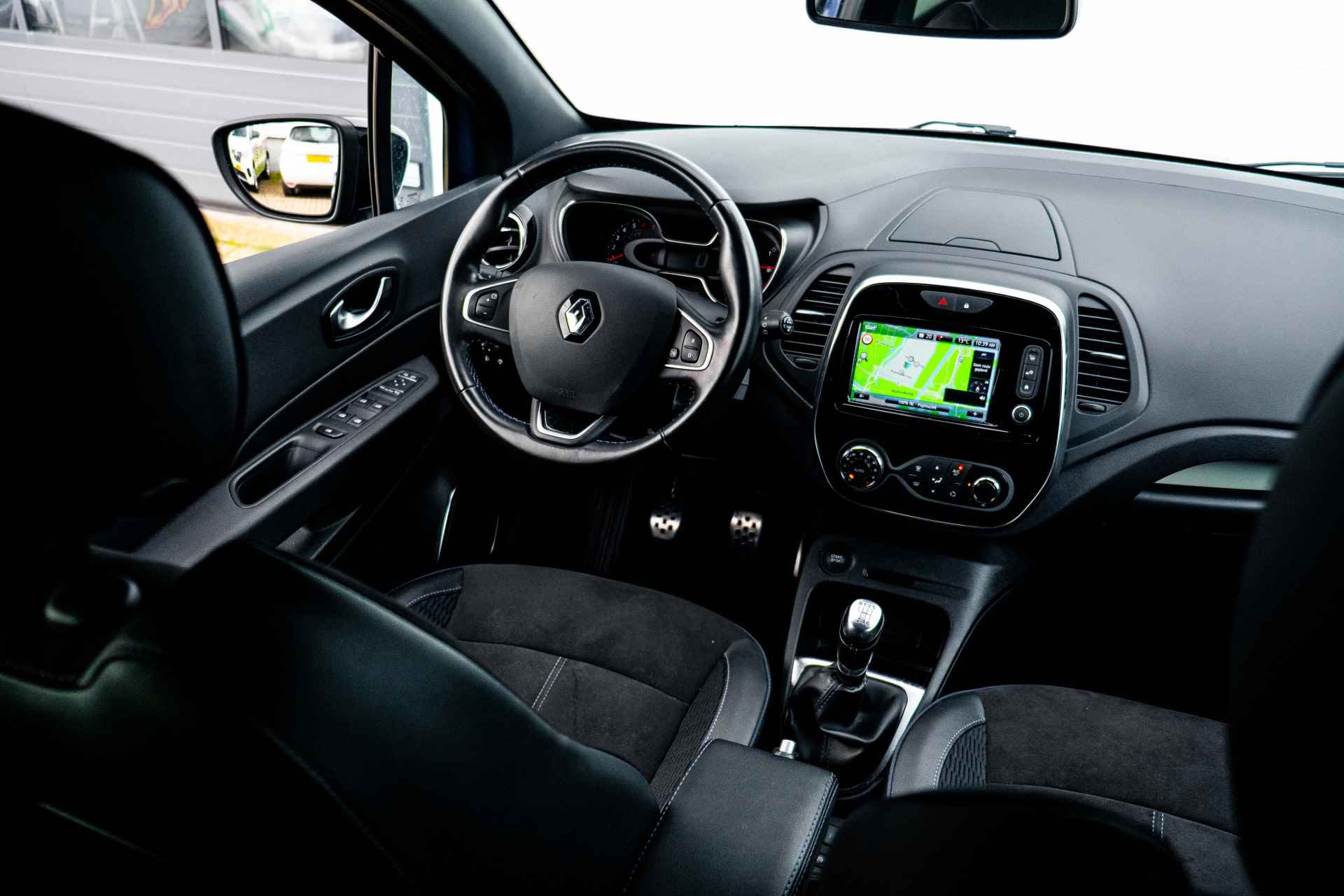 Renault Captur 1.3 TCe 150pk Version S | Sidesteps | Velours bekelding | ECC | NAVI | Camera achter | incl. Bovag rijklaarpakket met 12 maanden garantie - 36/49