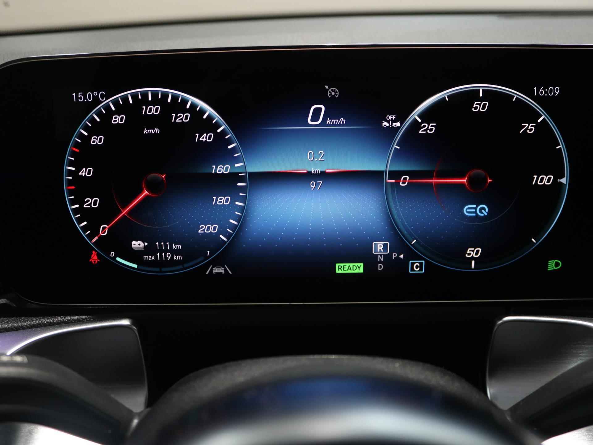 Mercedes-Benz EQB 250+ 71 kWh | Business Edition | AMG Line | Plus Pakket  | Panorama-schuifdak | 360-camera | Keyless GO | DAB+ | - 20/26